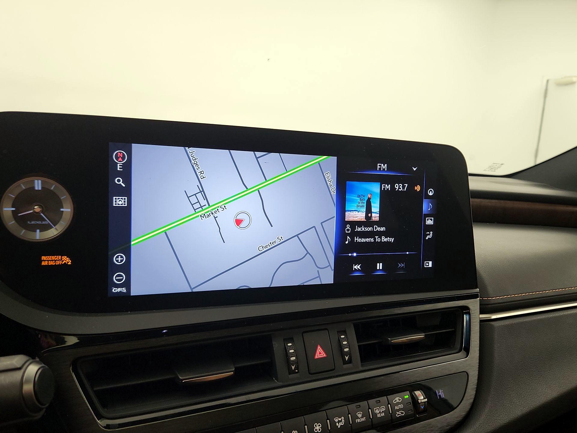 Thumbnail: 2022 Lexus ES - 12