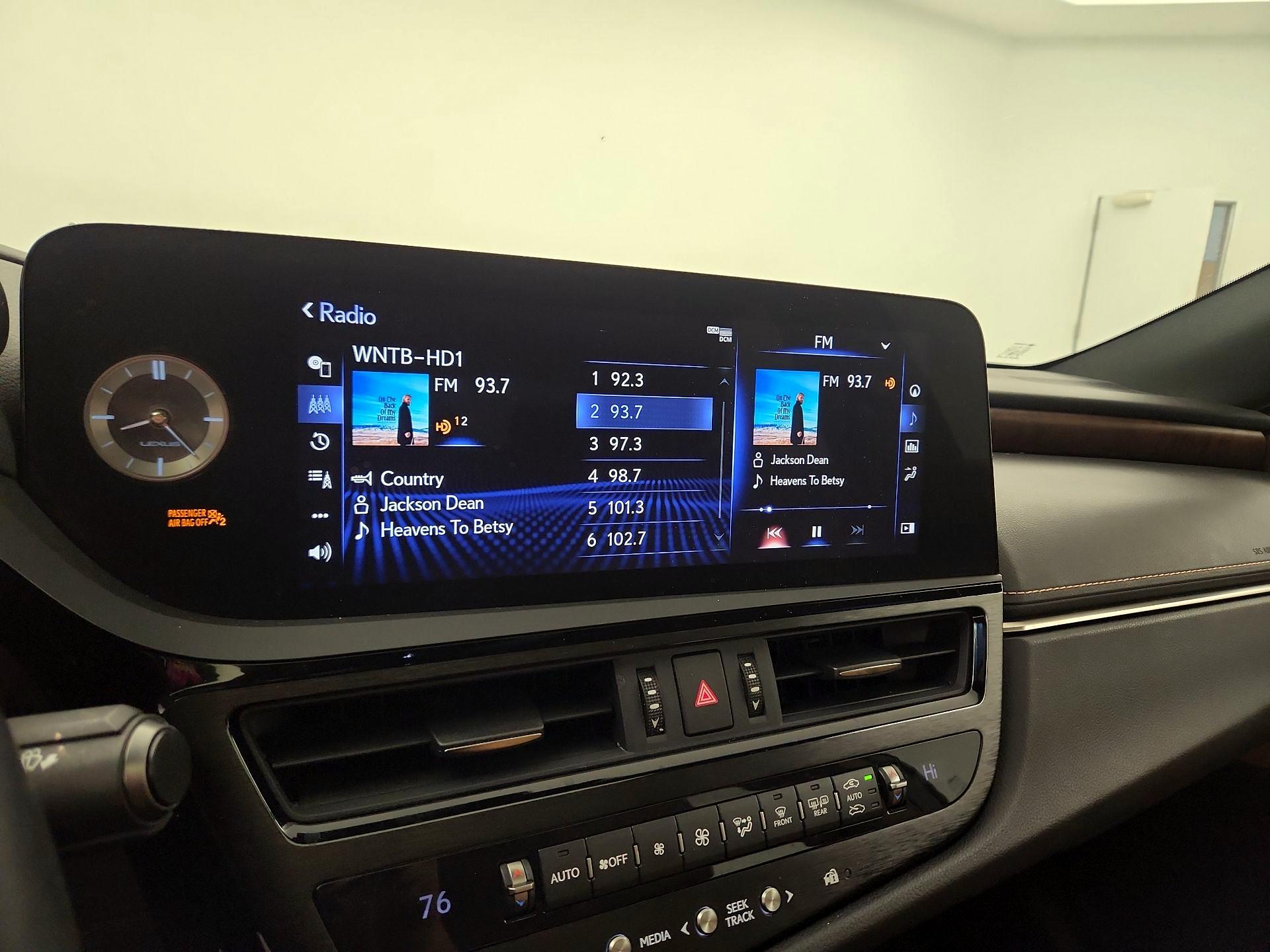 Thumbnail: 2022 Lexus ES - 14