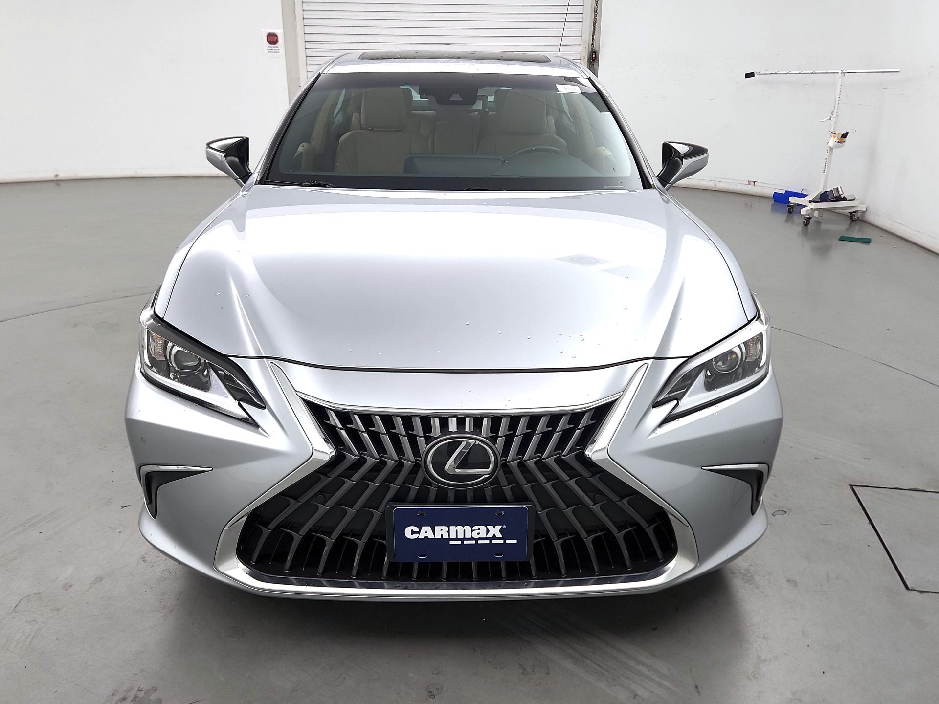 Thumbnail: 2022 Lexus ES - 2