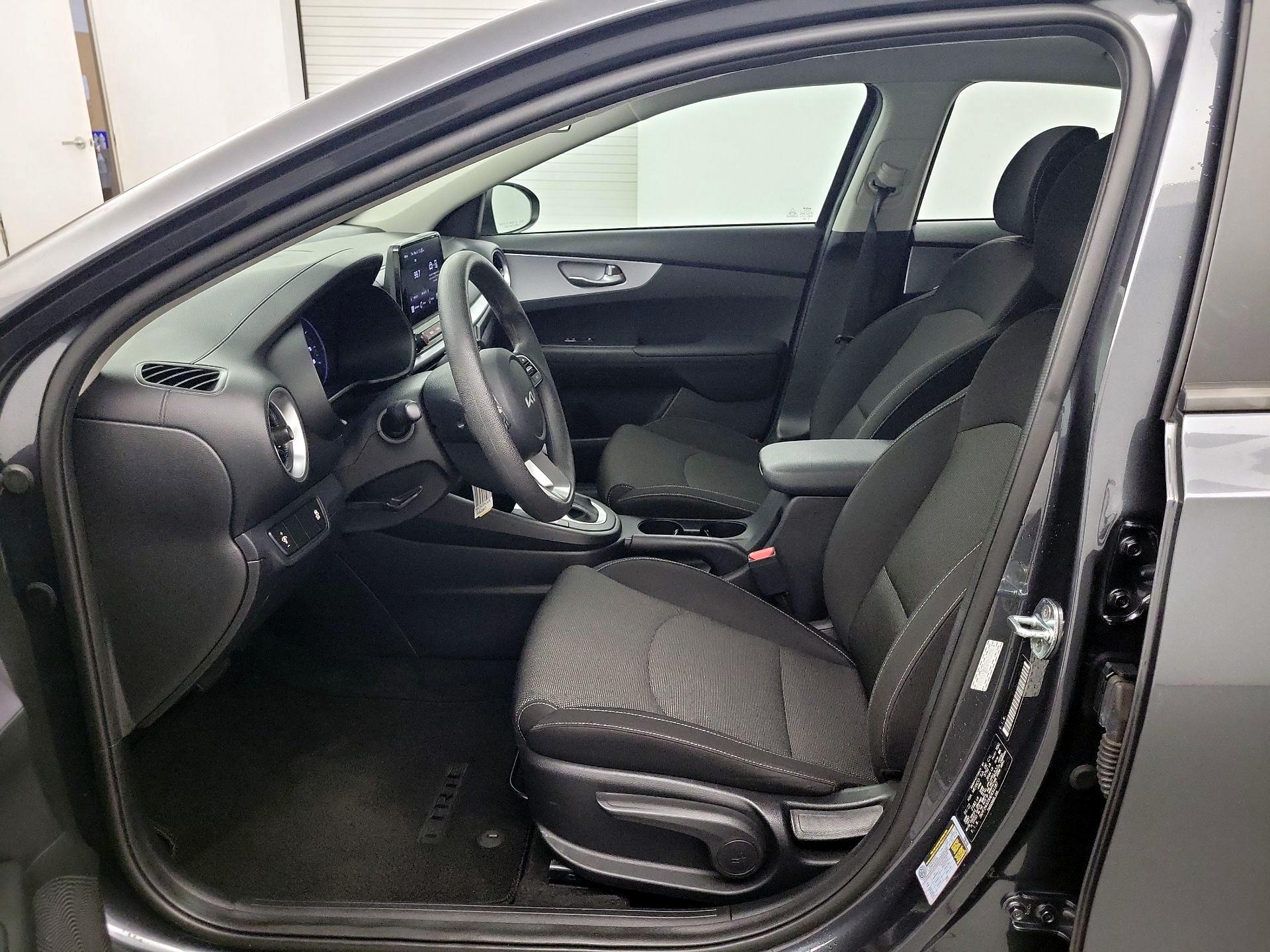 Thumbnail: 2022 Kia Forte - 9