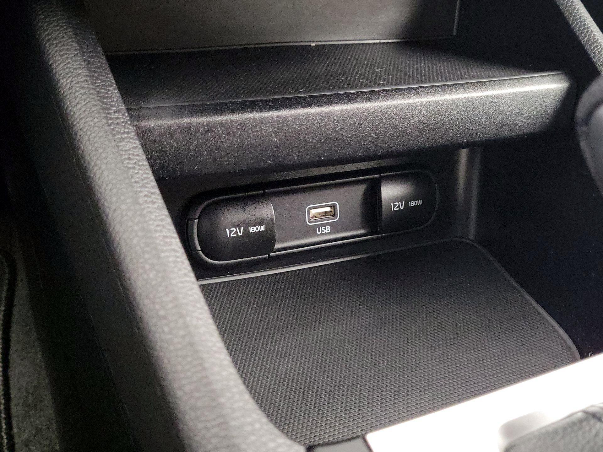 Thumbnail: 2022 Kia Forte - 16