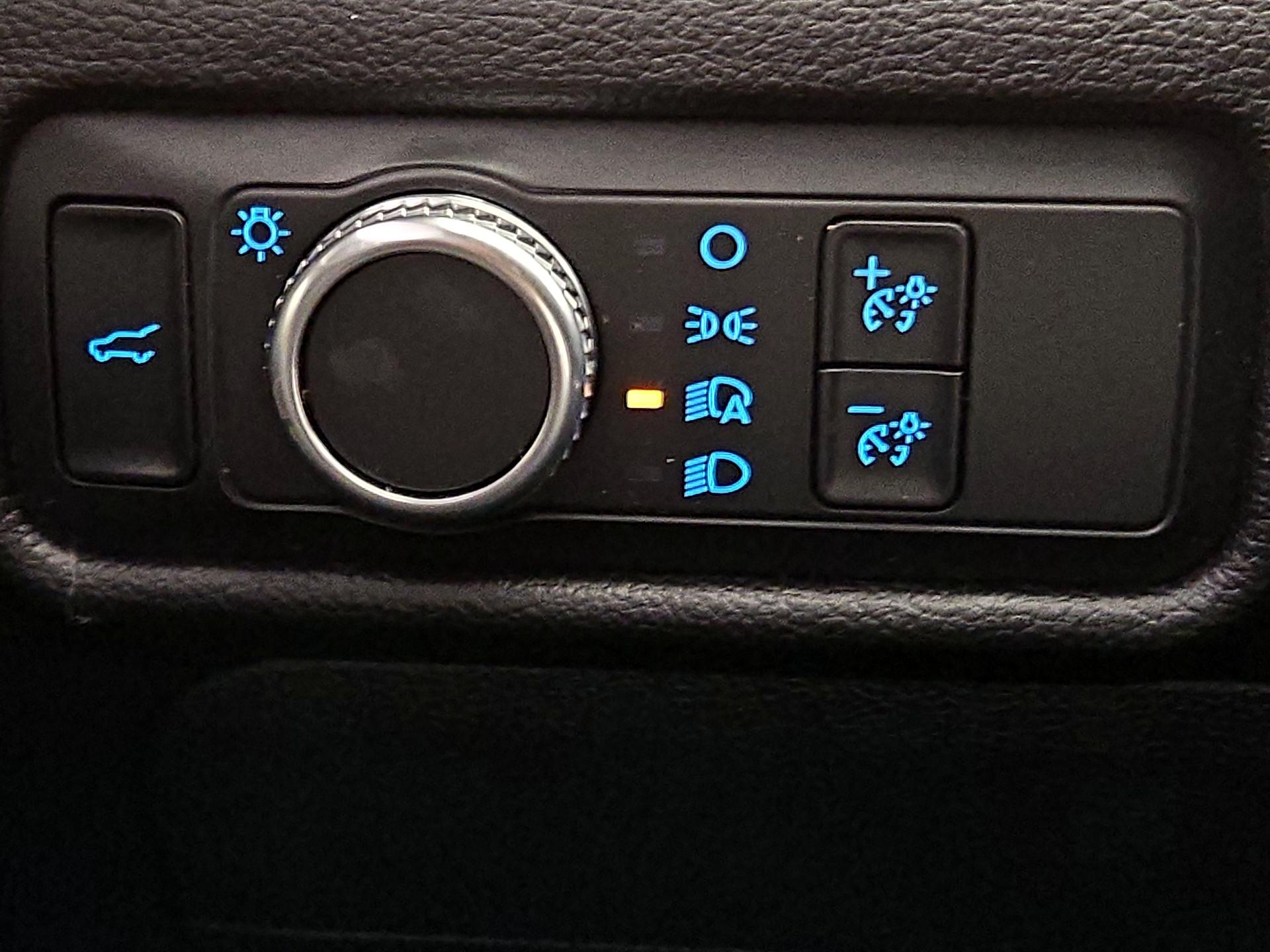 Thumbnail: 2021 Ford Explorer - 13