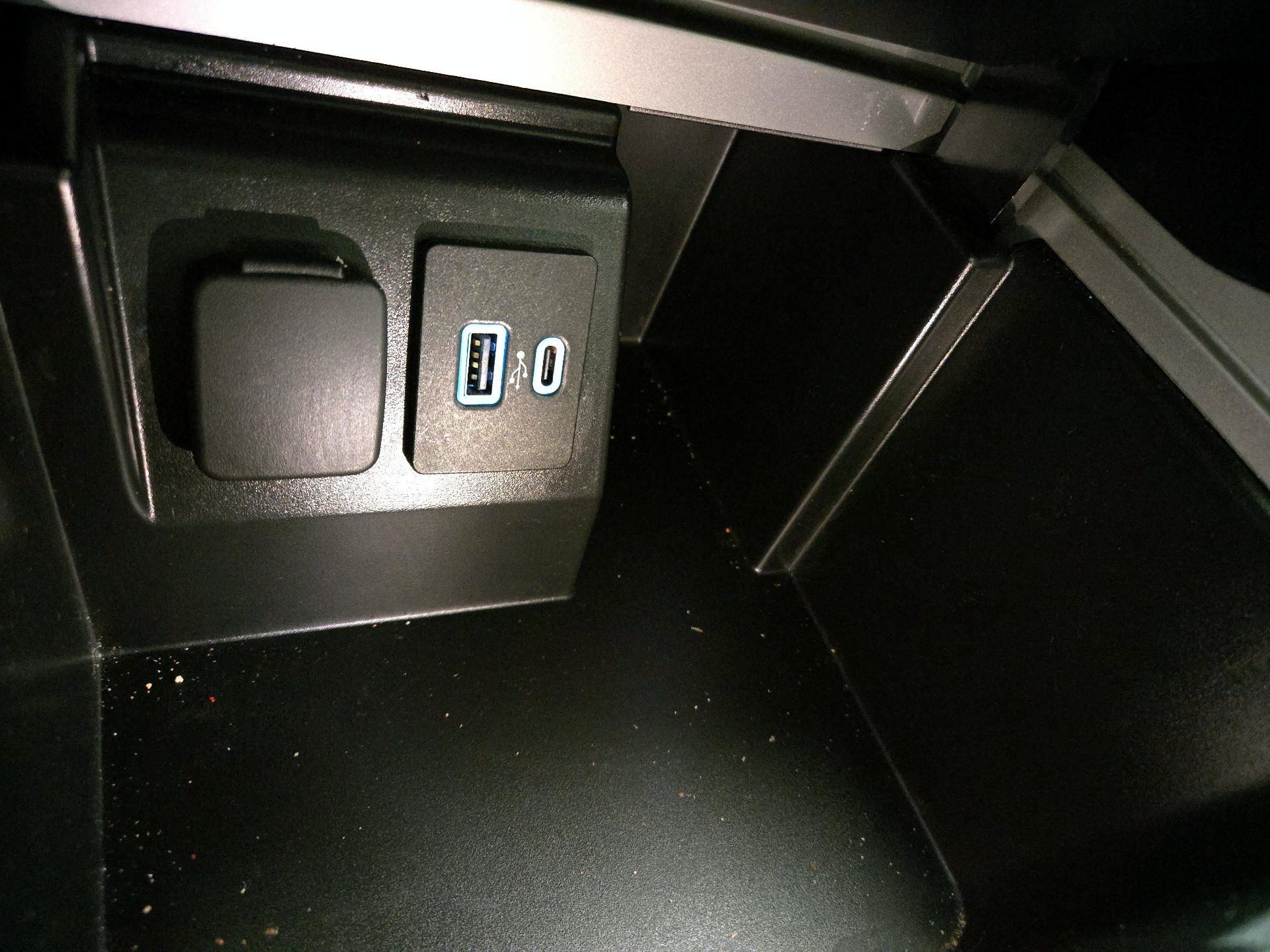 Thumbnail: 2021 Ford Explorer - 18