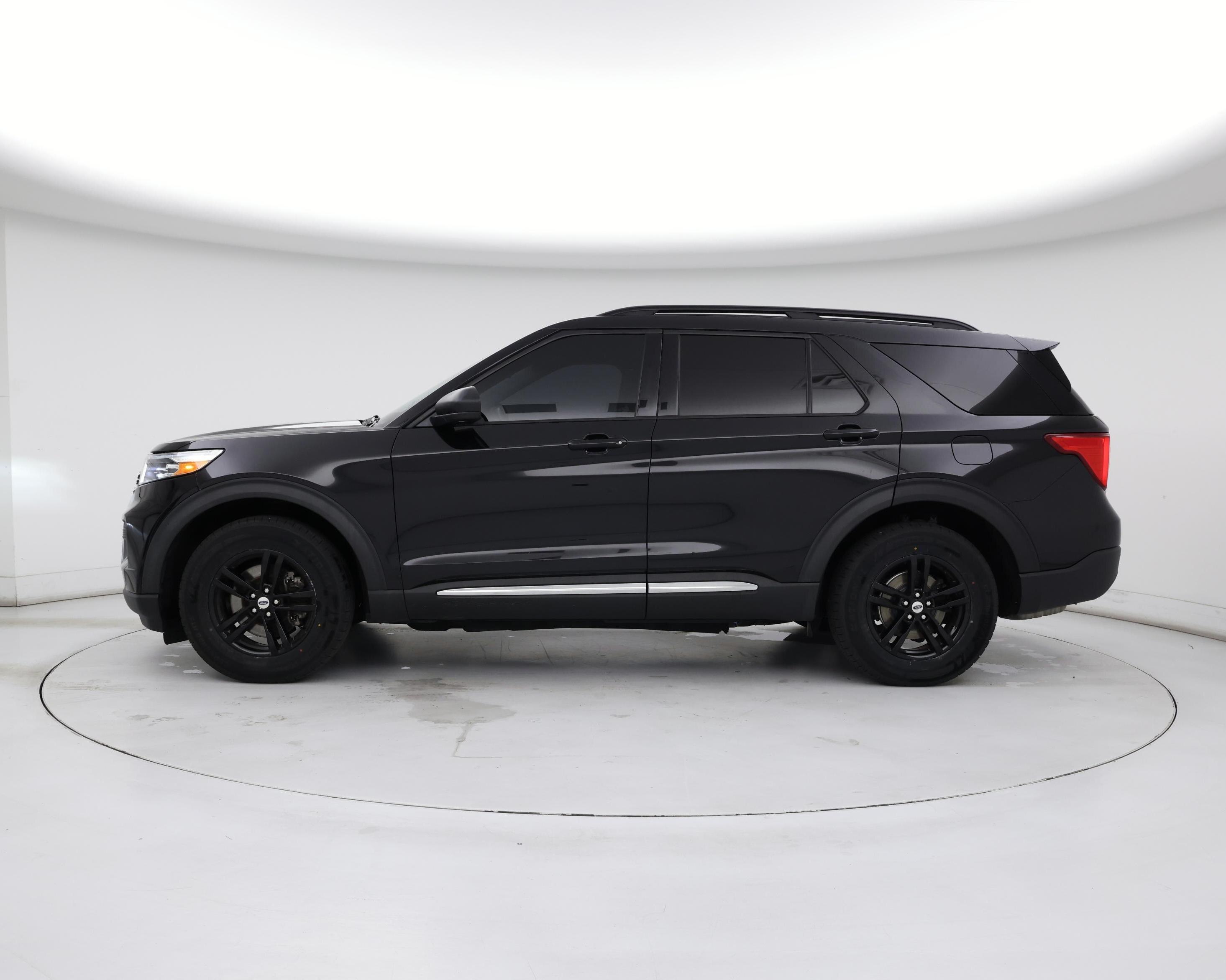 Thumbnail: 2021 Ford Explorer - 3