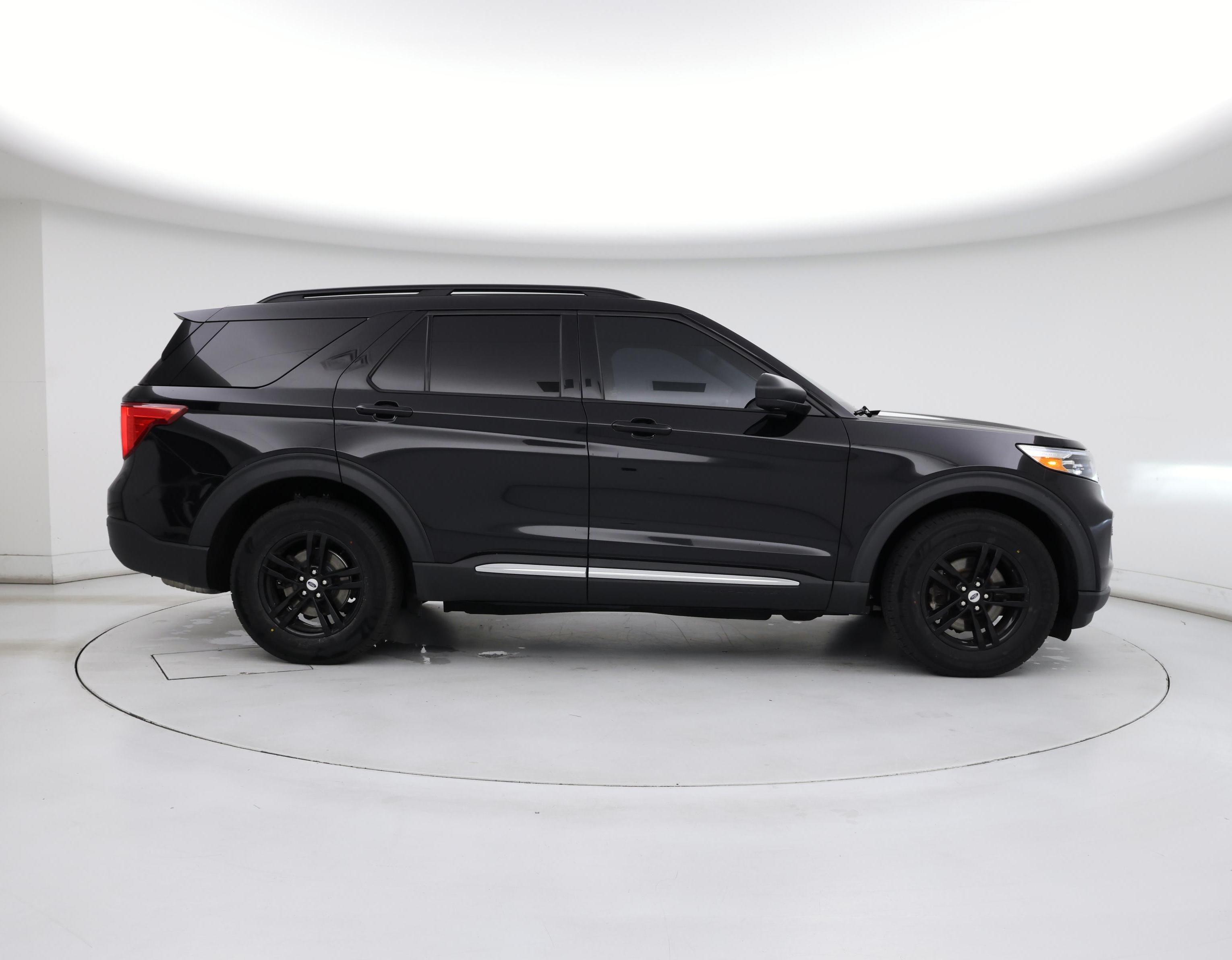 Thumbnail: 2021 Ford Explorer - 7