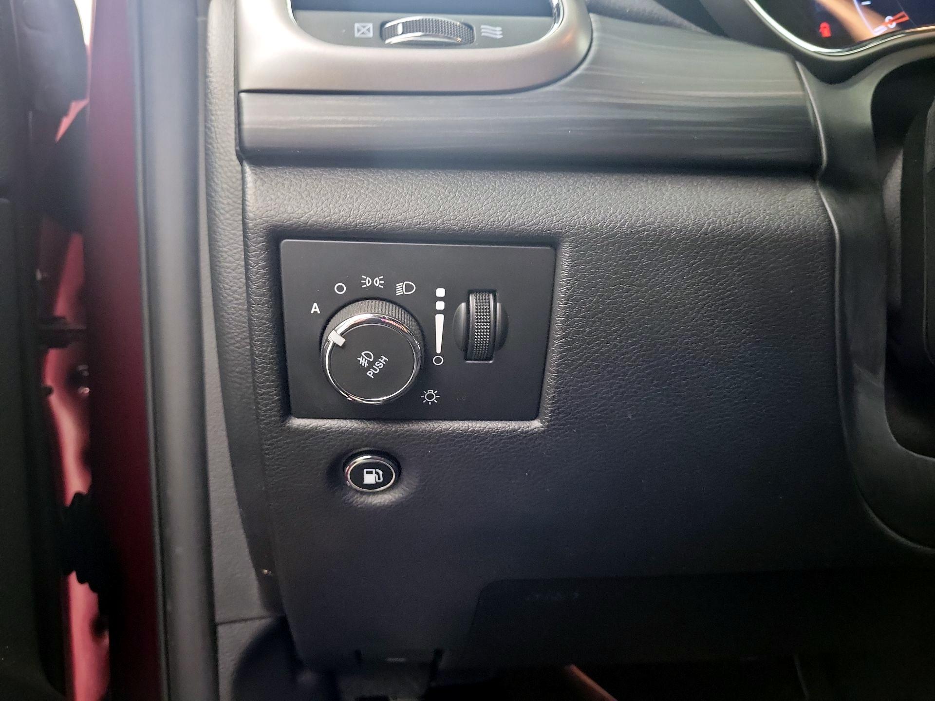 Thumbnail: 2020 Jeep Grand Cherokee - 11