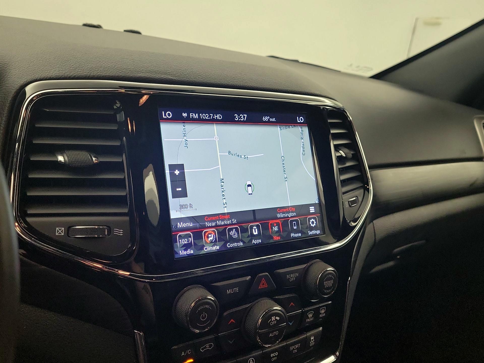 Thumbnail: 2020 Jeep Grand Cherokee - 12