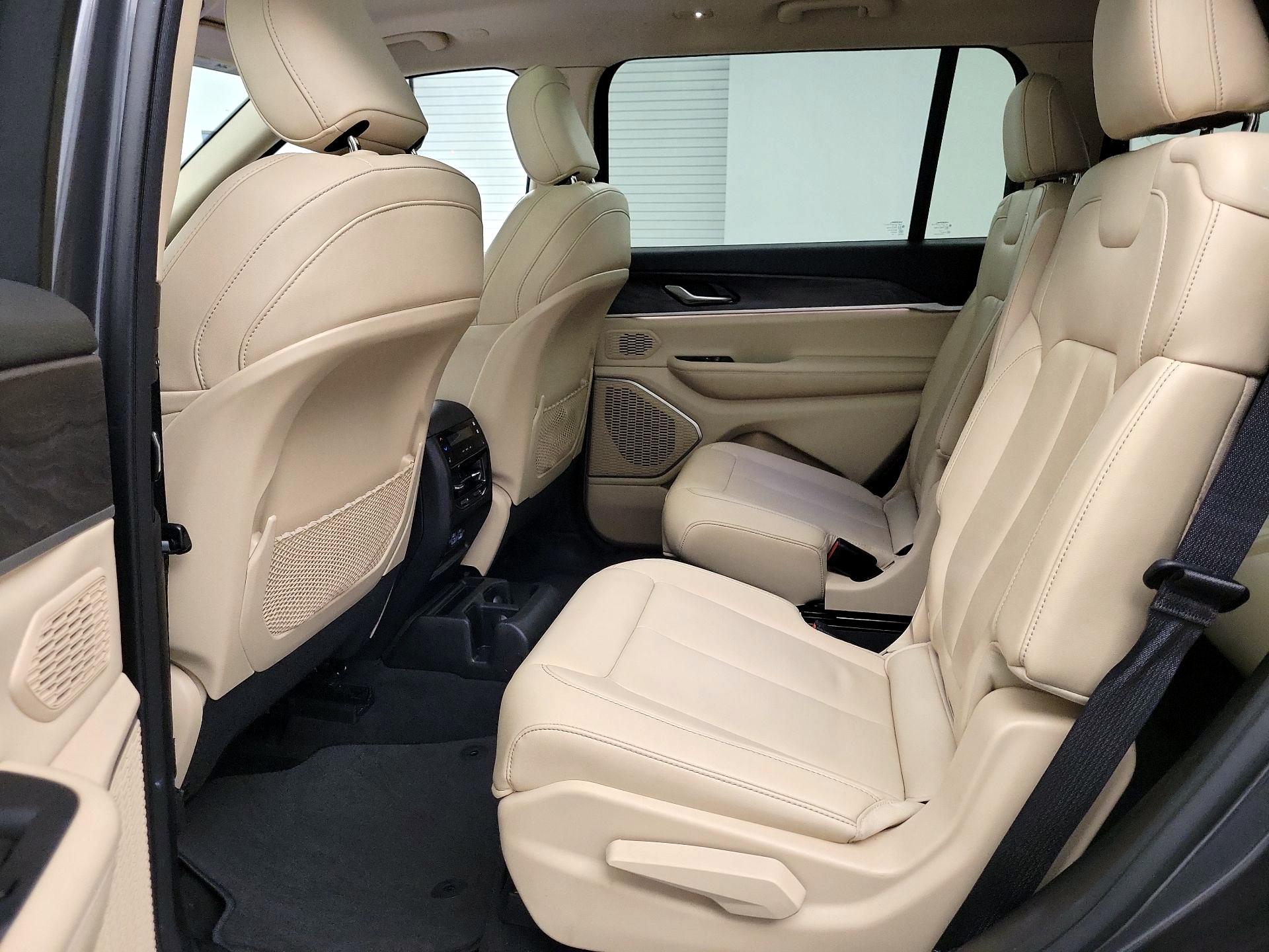 Thumbnail: 2022 Jeep Grand Cherokee L - 19