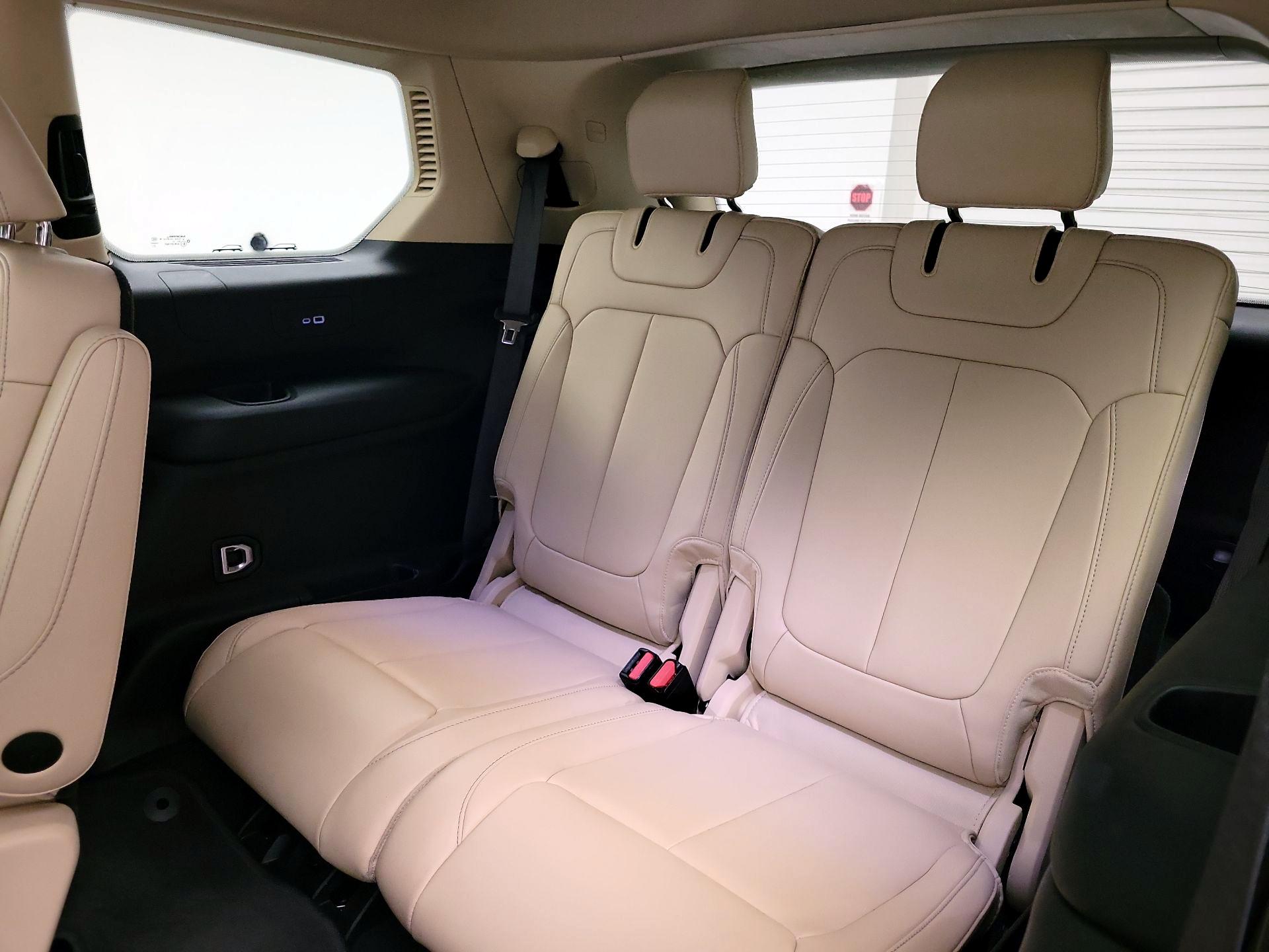 Thumbnail: 2022 Jeep Grand Cherokee L - 20