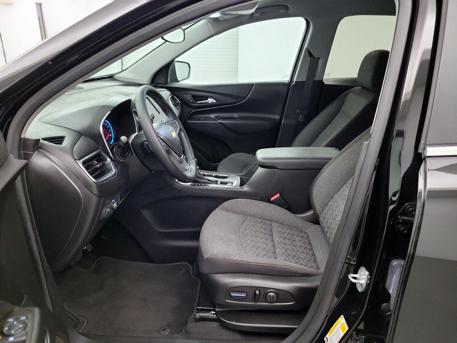 Thumbnail: 2023 Chevrolet Equinox - 9