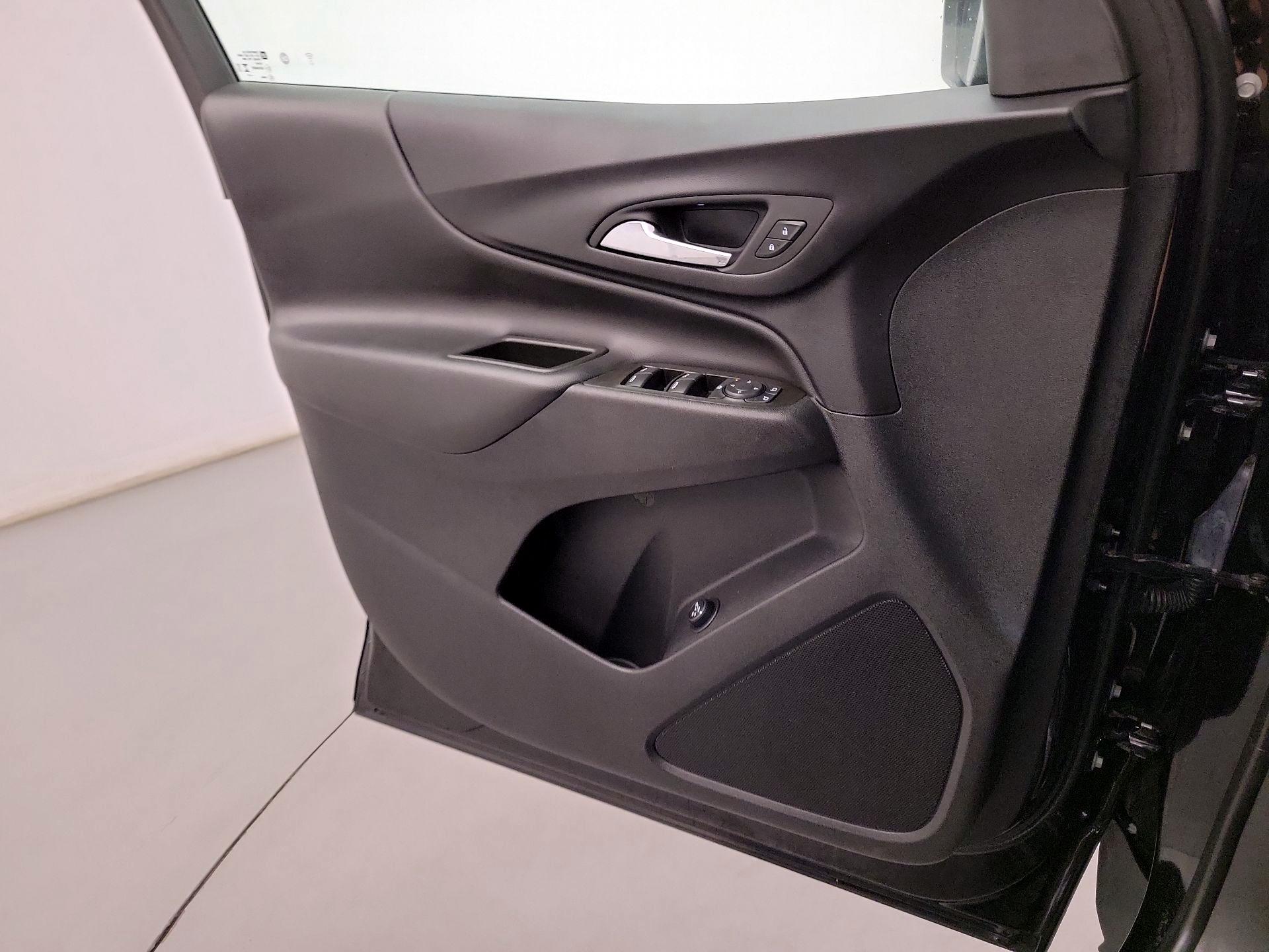 Thumbnail: 2023 Chevrolet Equinox - 10