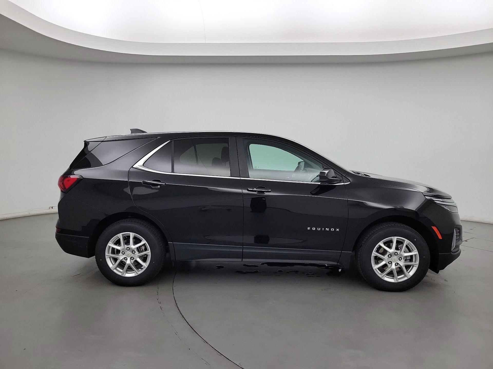 Thumbnail: 2023 Chevrolet Equinox - 4