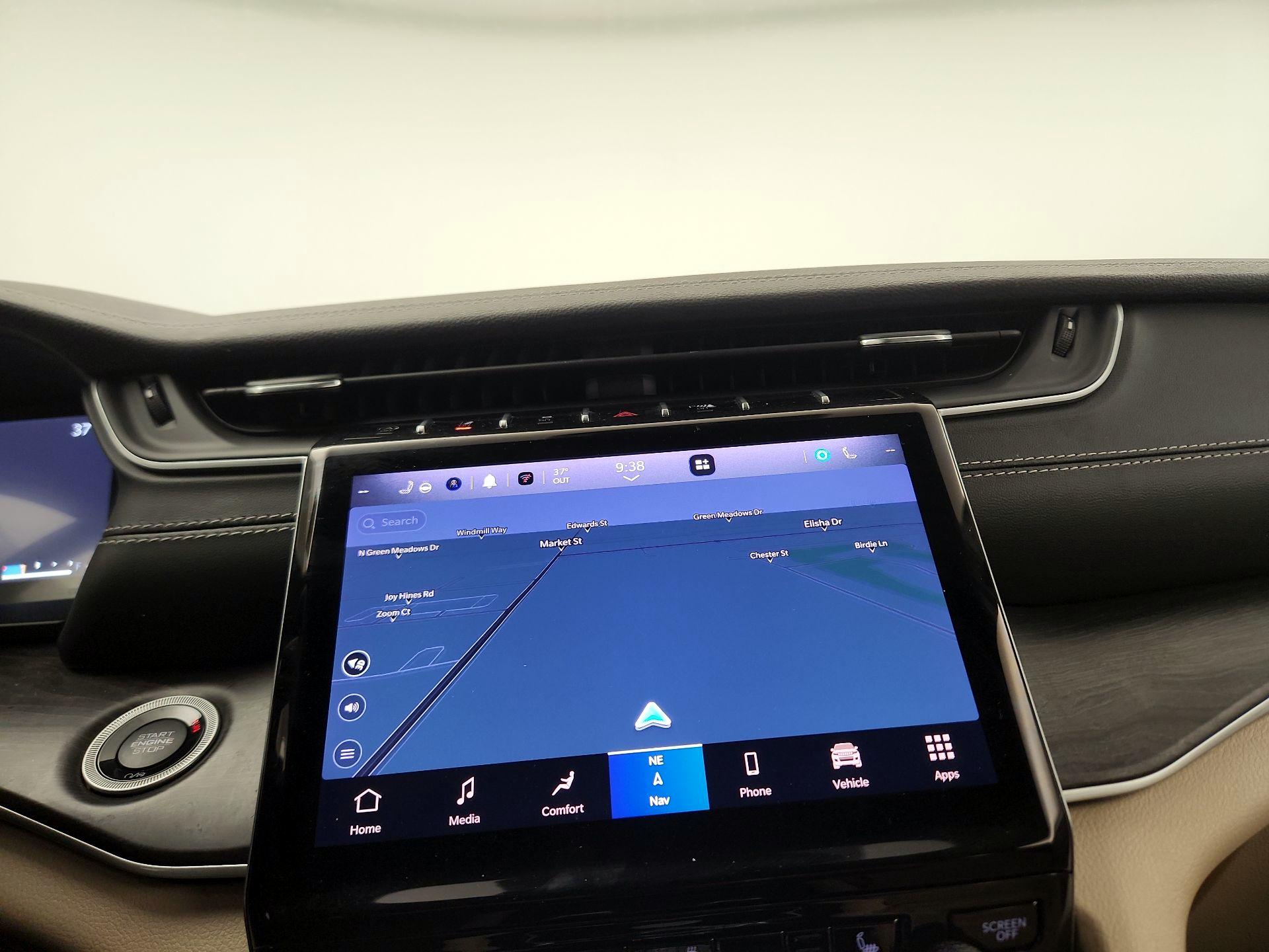 Thumbnail: 2023 Jeep Grand Cherokee - 12