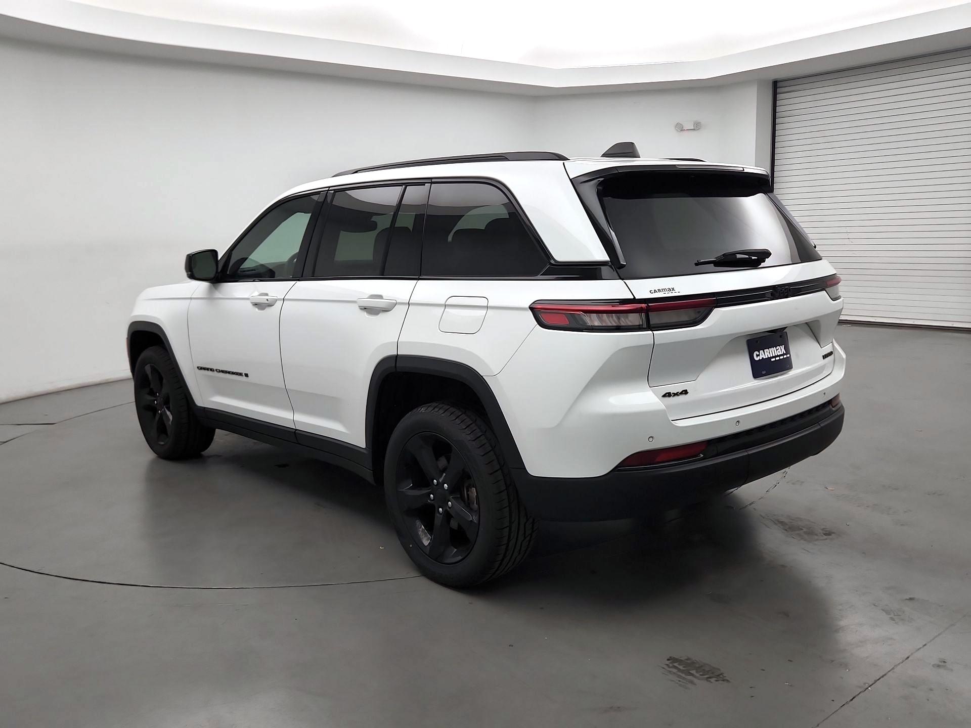 Thumbnail: 2023 Jeep Grand Cherokee - 7