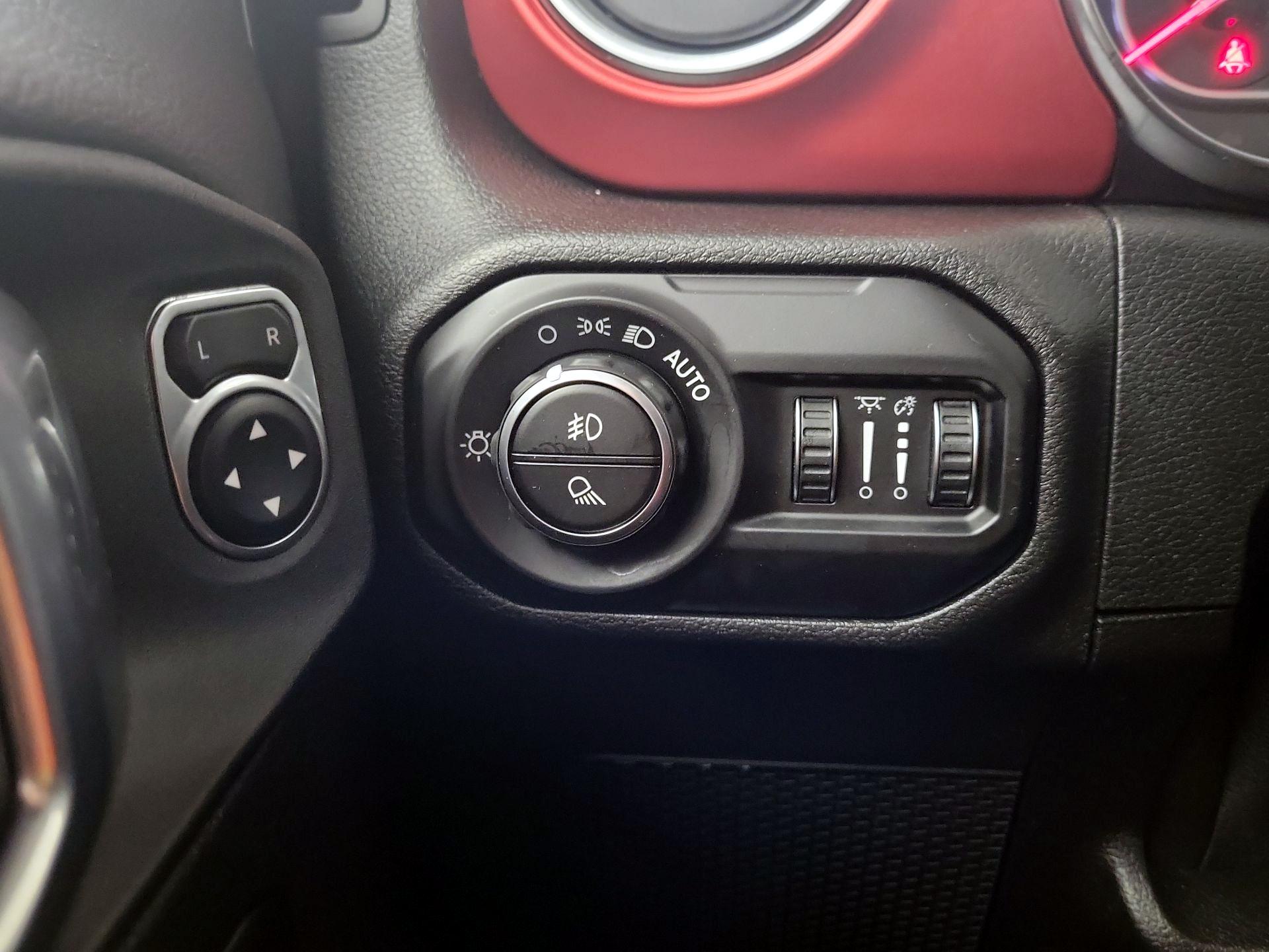 Thumbnail: 2021 Jeep Gladiator - 11