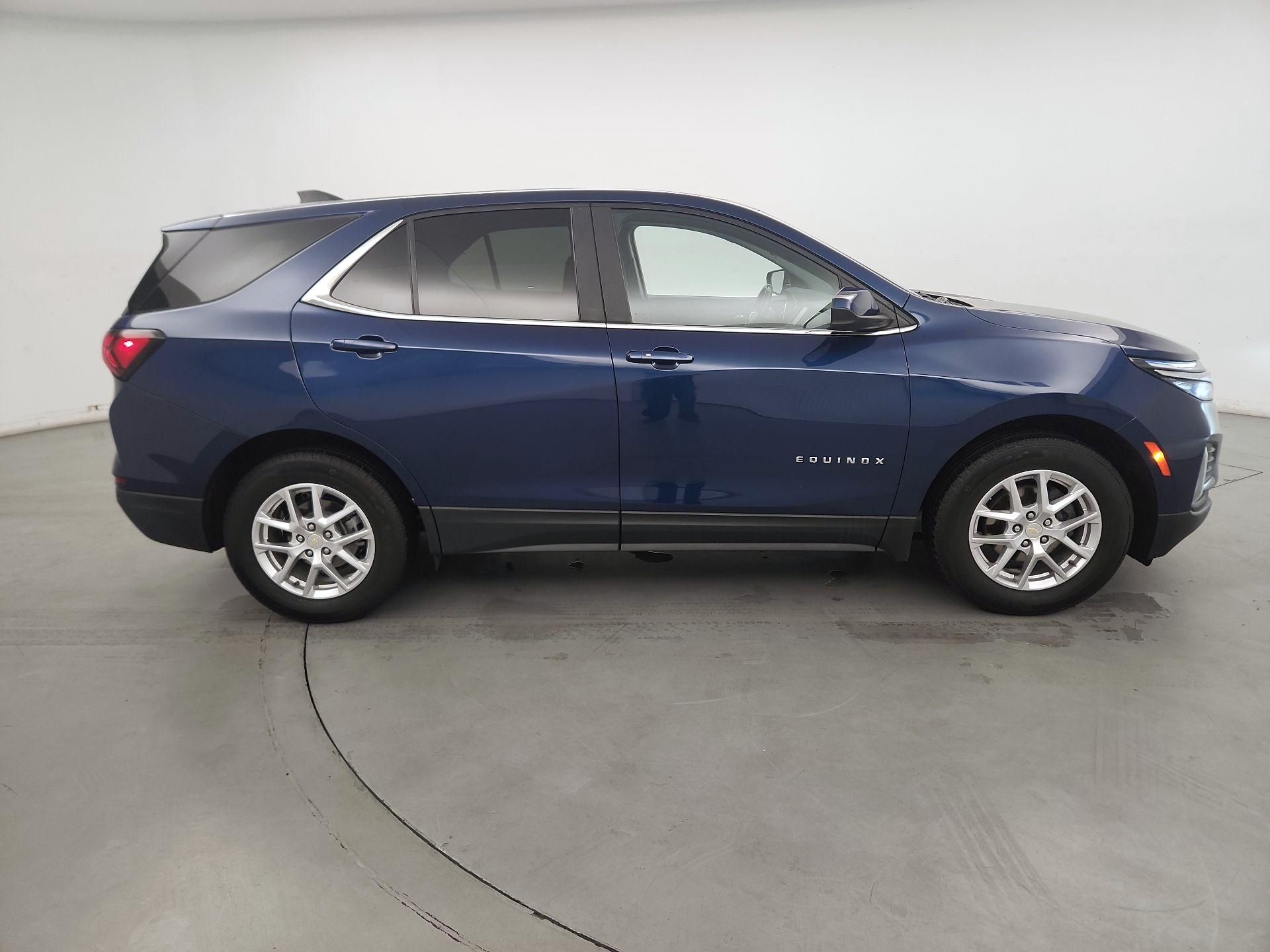 Thumbnail: 2022 Chevrolet Equinox - 4