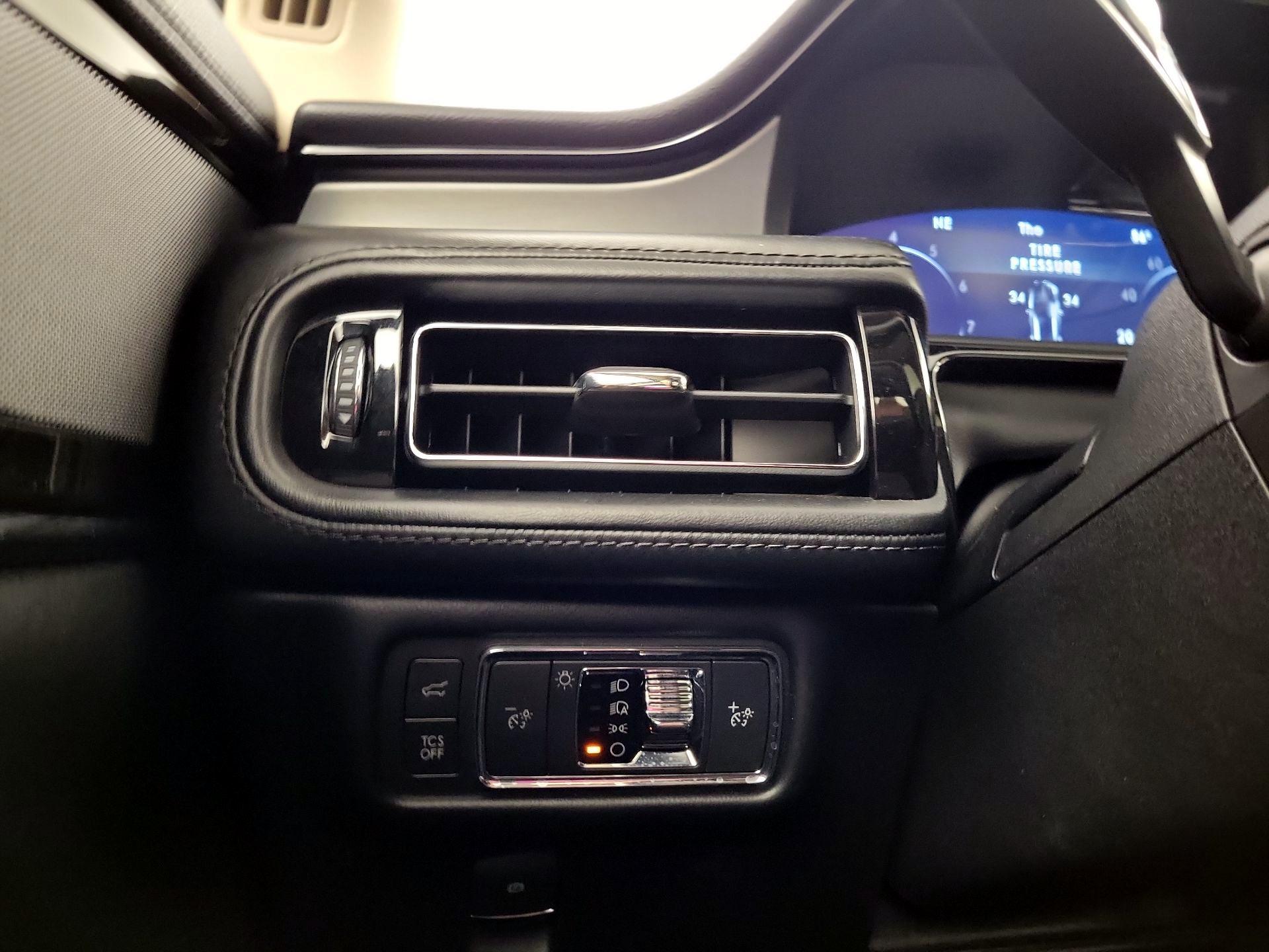 Thumbnail: 2022 Lincoln Nautilus - 11