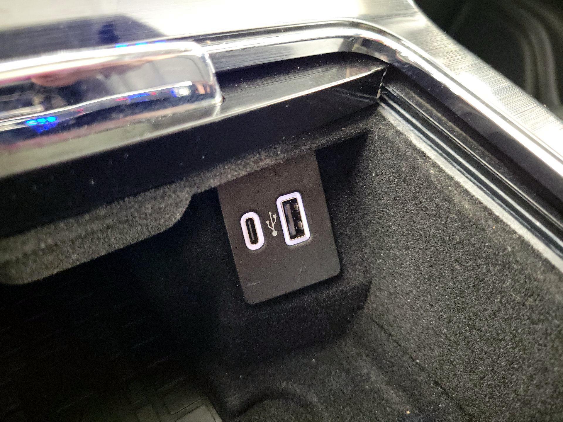 Thumbnail: 2022 Lincoln Nautilus - 17