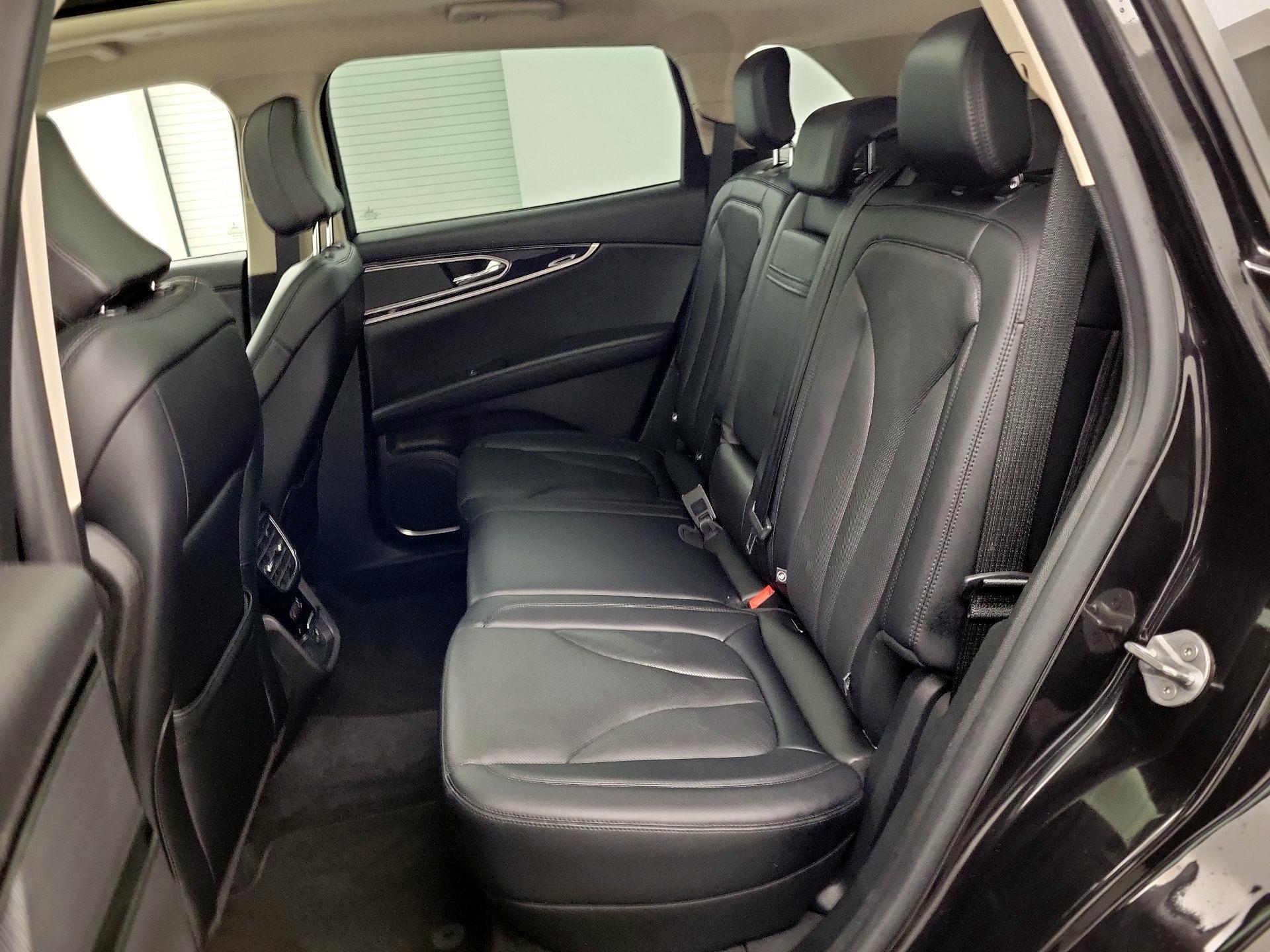 Thumbnail: 2022 Lincoln Nautilus - 19