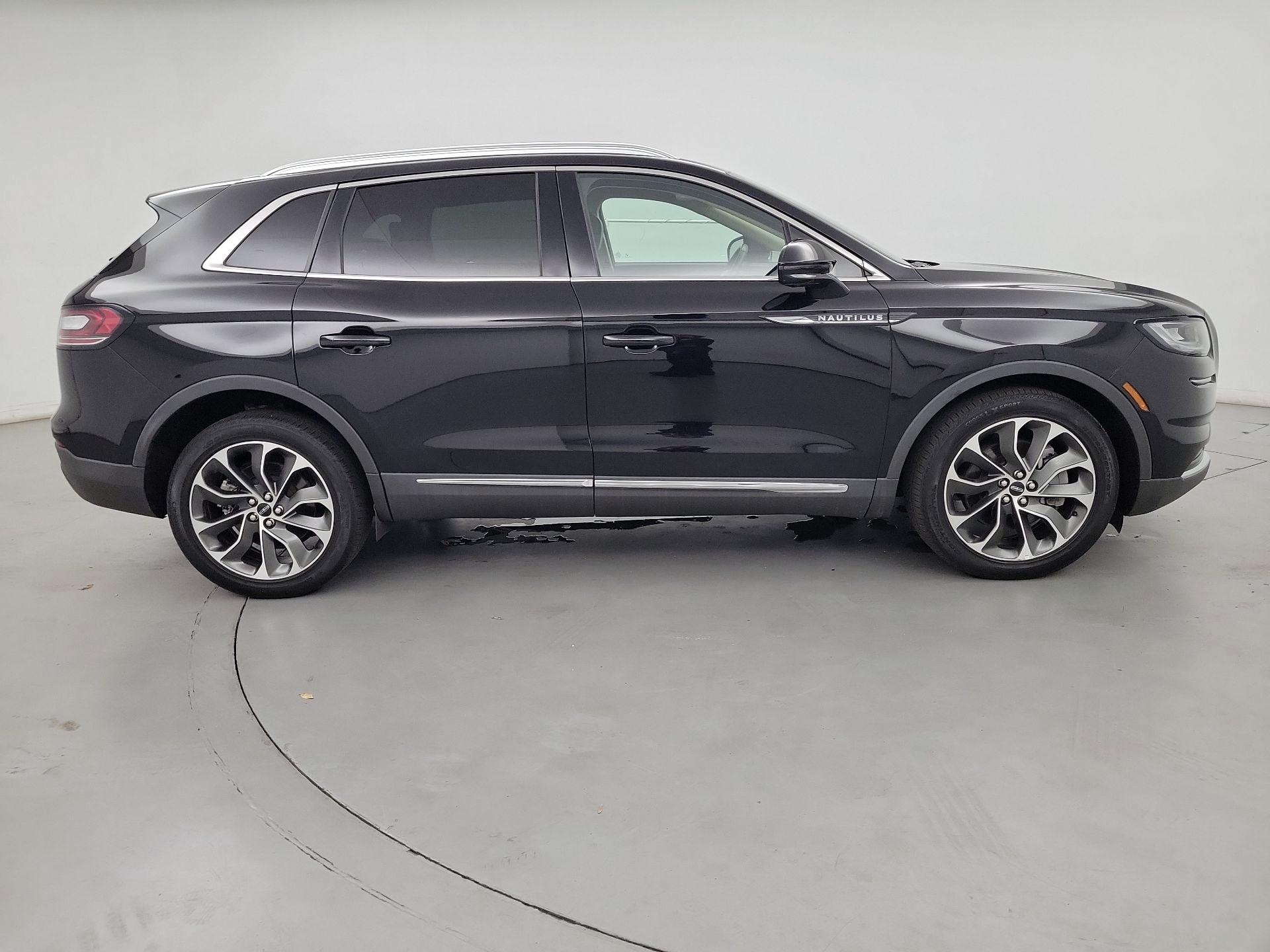 Thumbnail: 2022 Lincoln Nautilus - 4