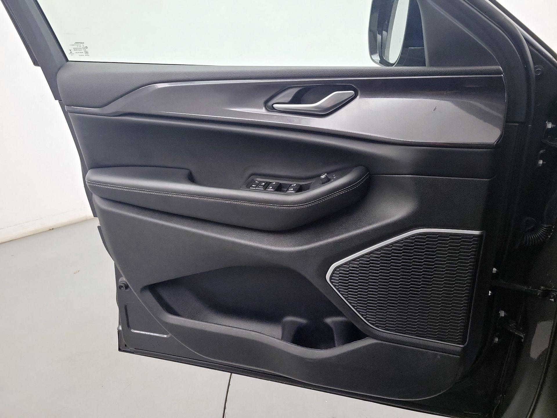 Thumbnail: 2022 Jeep Grand Cherokee - 10