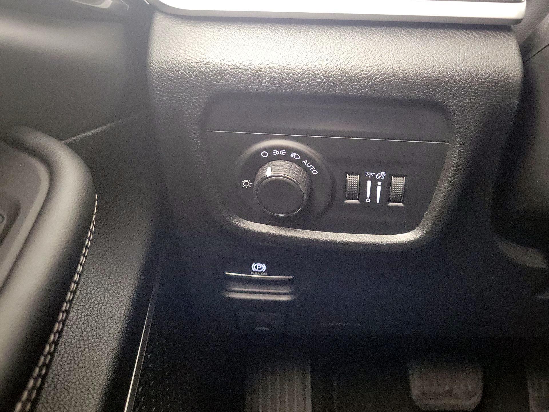 Thumbnail: 2022 Jeep Grand Cherokee - 11