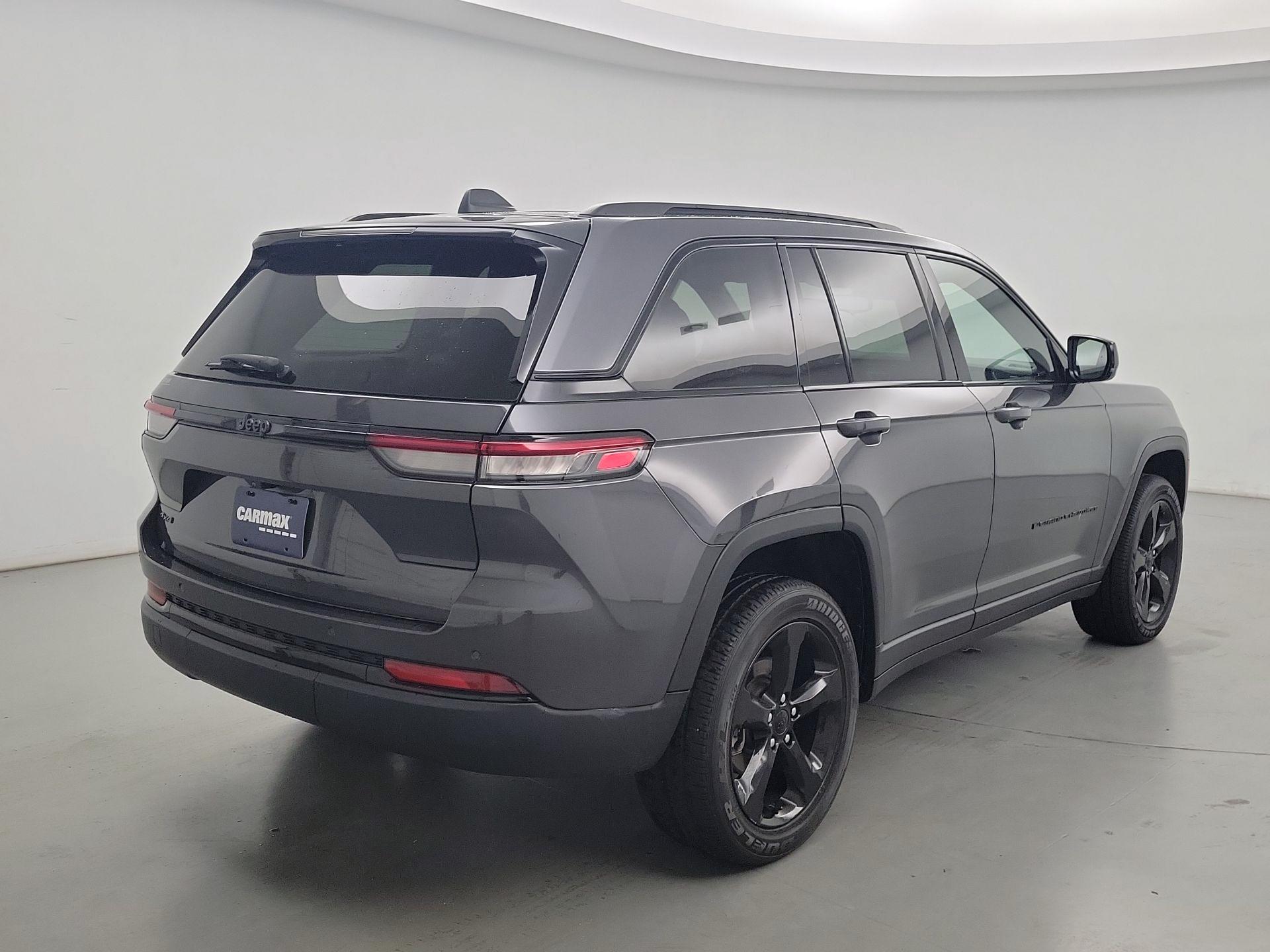 Thumbnail: 2022 Jeep Grand Cherokee - 5