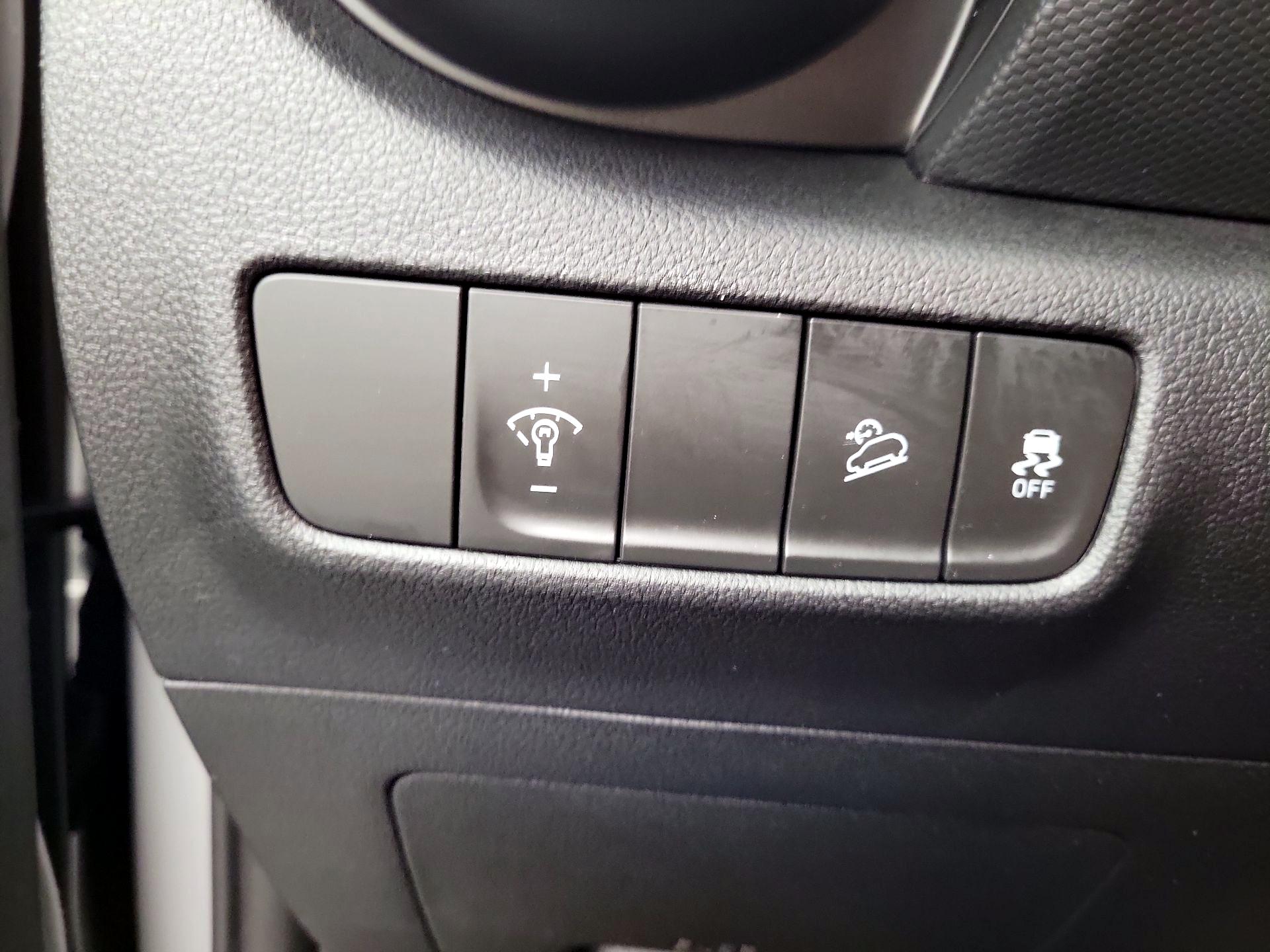 Thumbnail: 2023 Hyundai Kona - 11