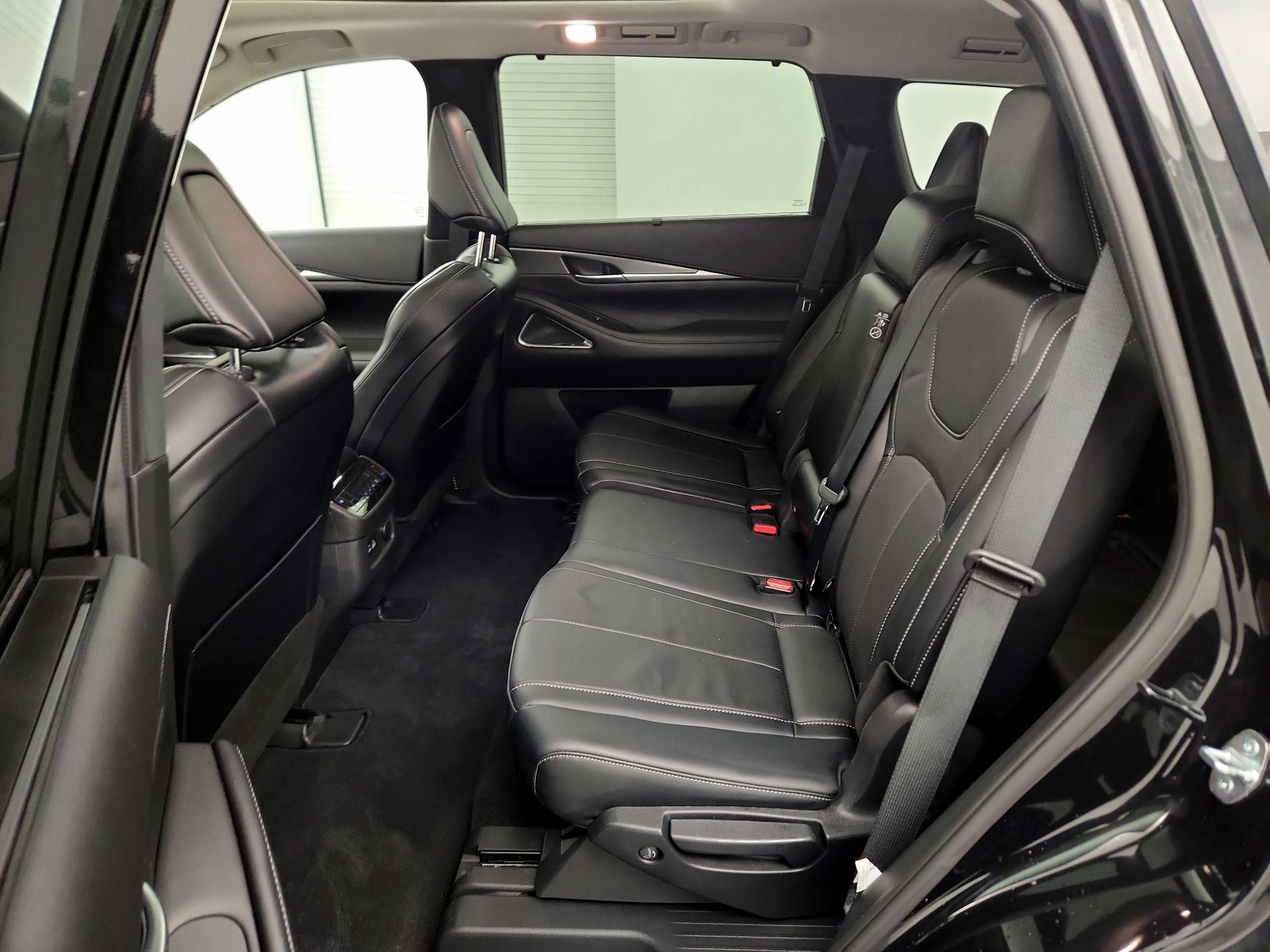 Thumbnail: 2023 INFINITI QX60 - 17