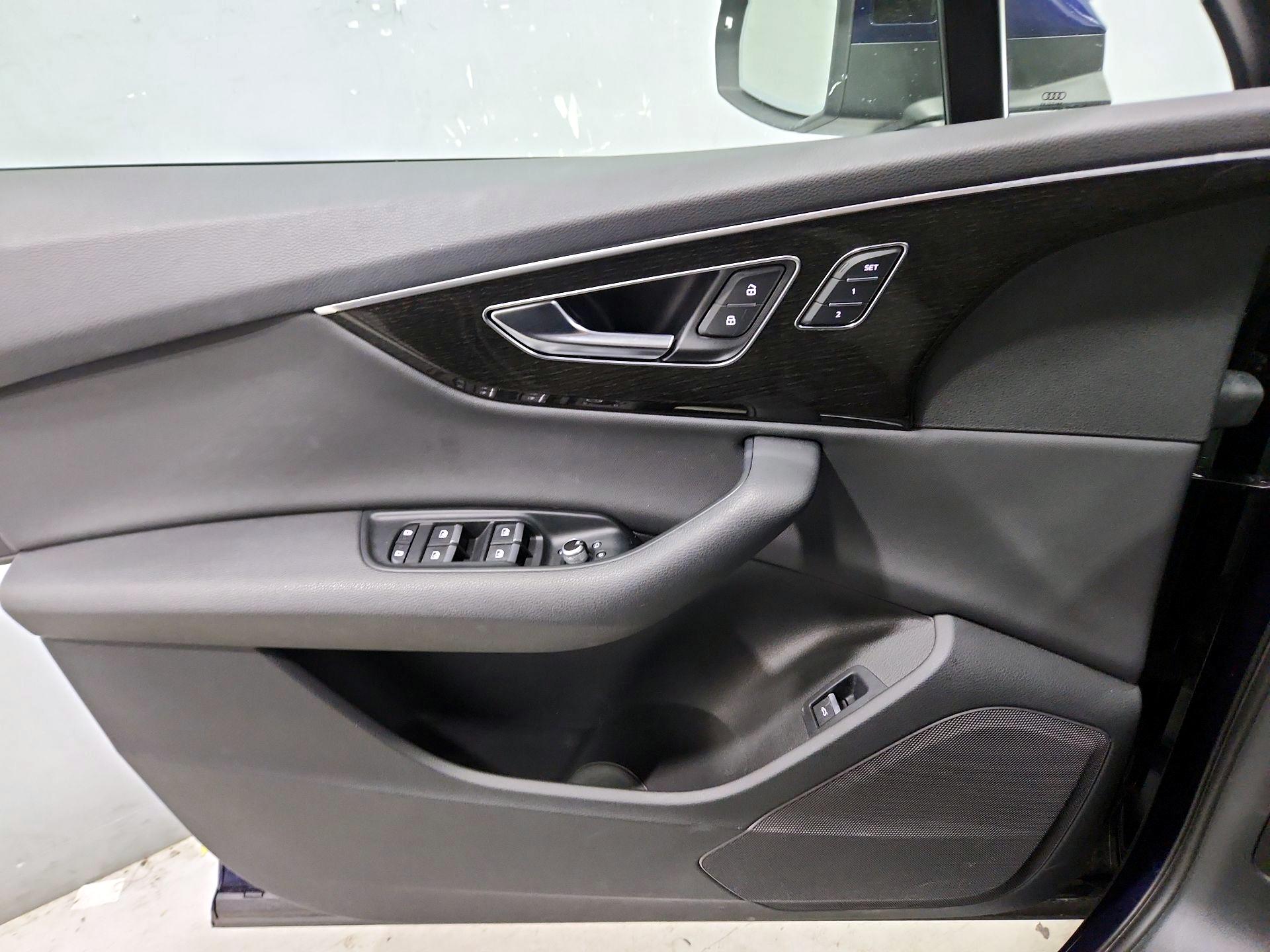 Thumbnail: 2022 Audi Q7 - 12