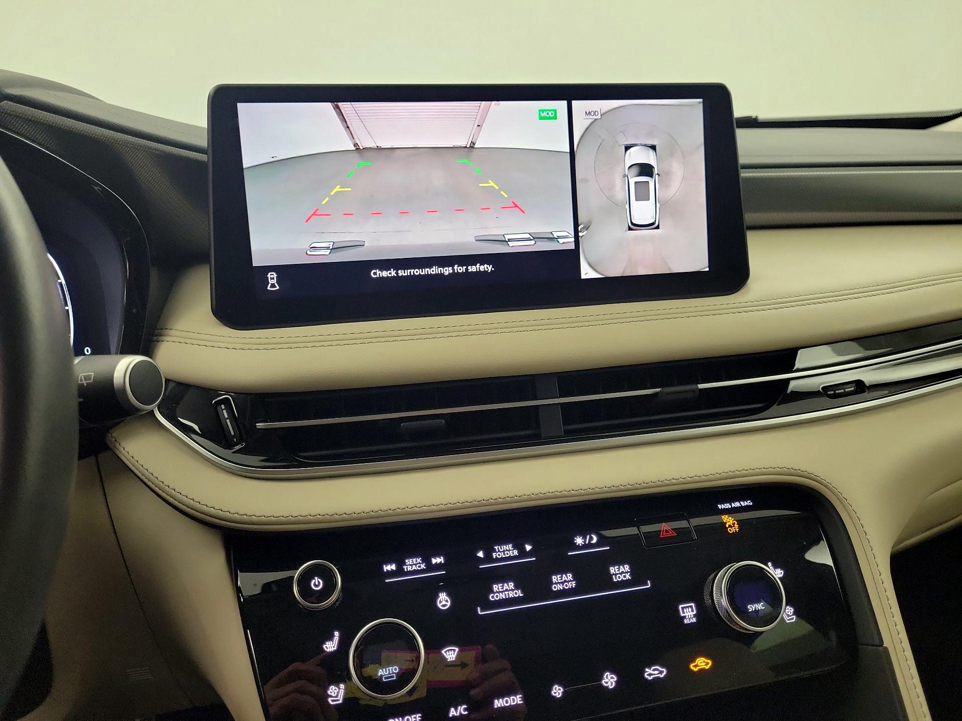 Thumbnail: 2023 INFINITI QX60 - 12