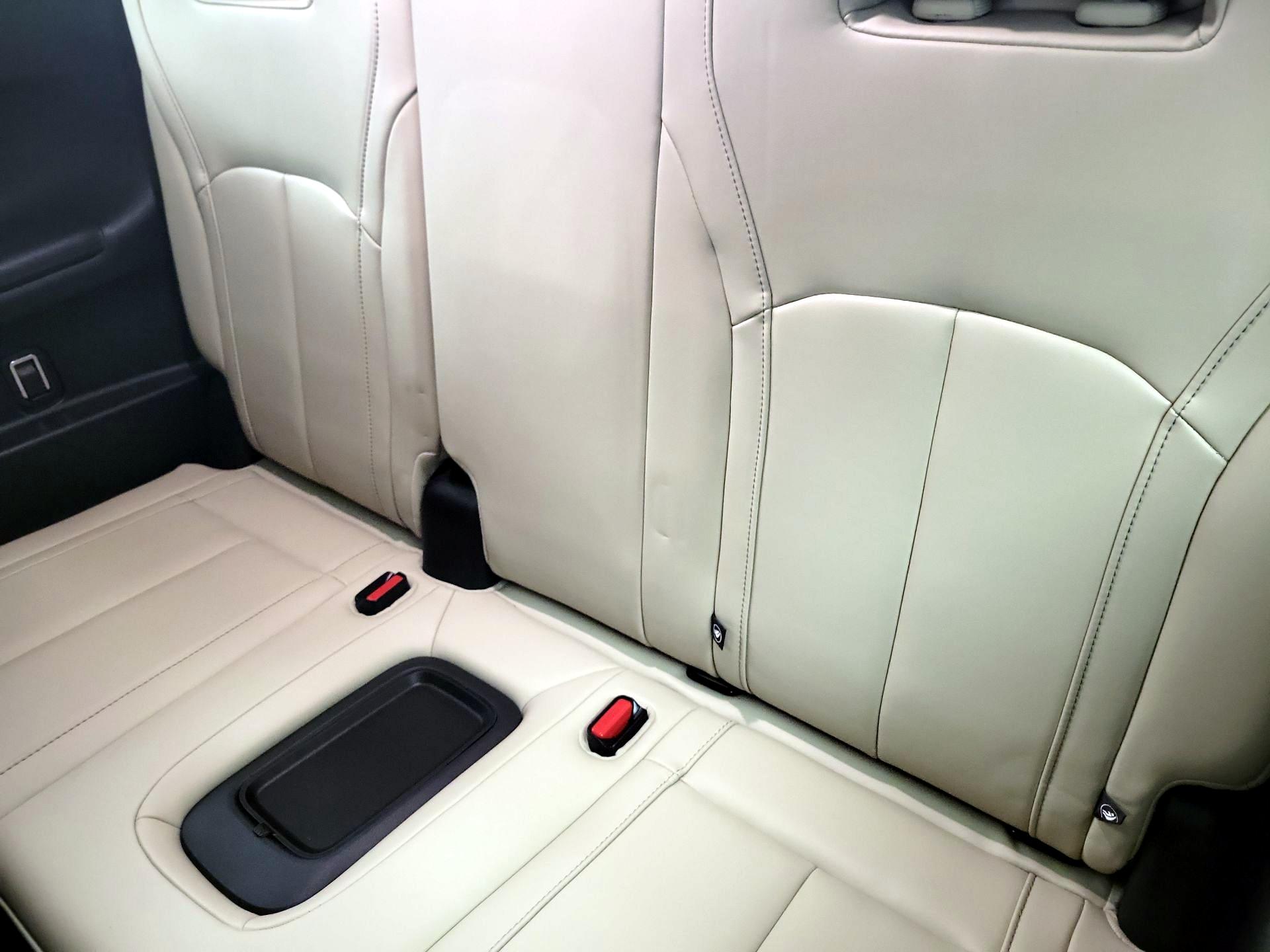 Thumbnail: 2023 INFINITI QX60 - 19