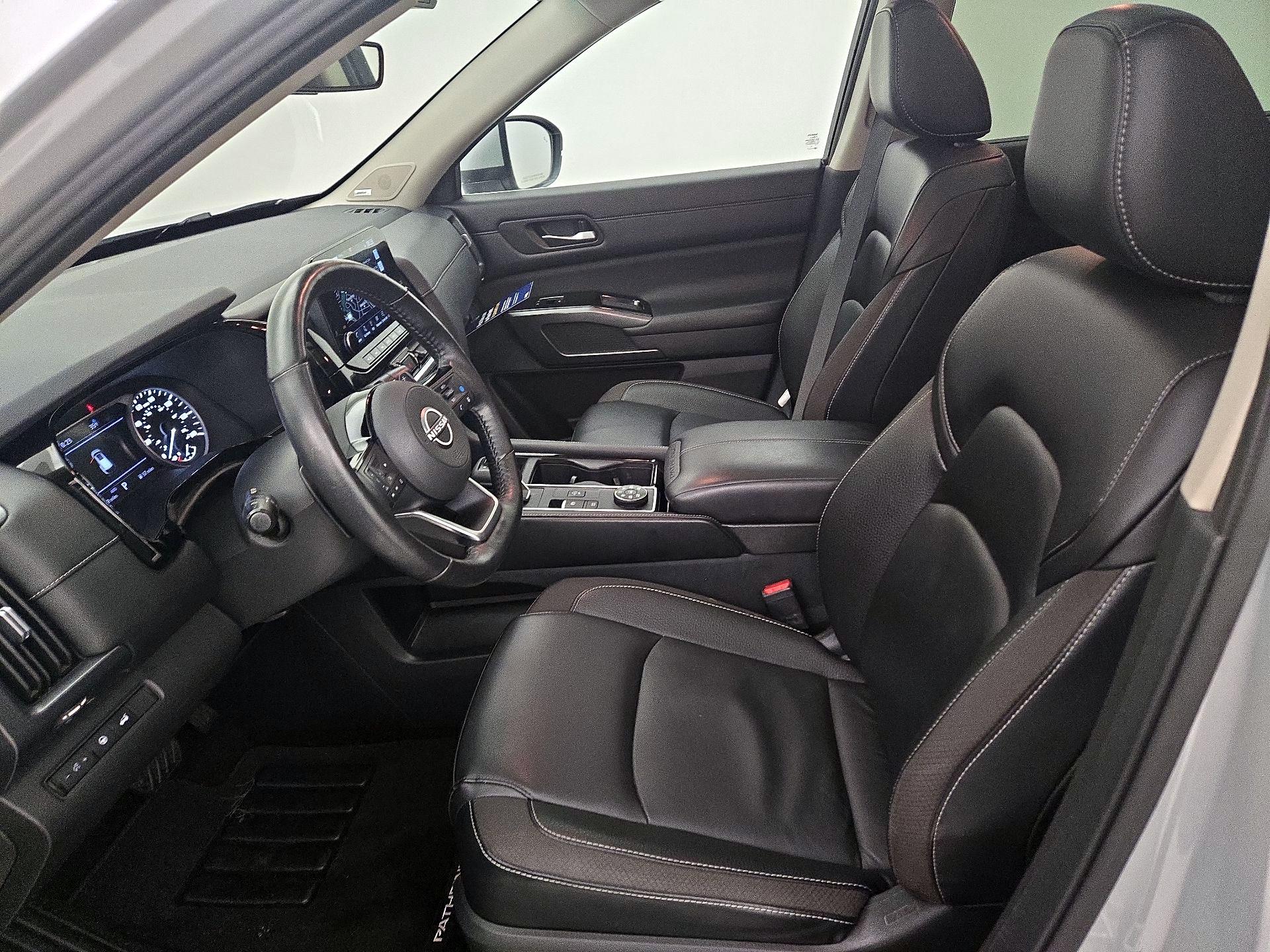 Thumbnail: 2023 Nissan Pathfinder - 11