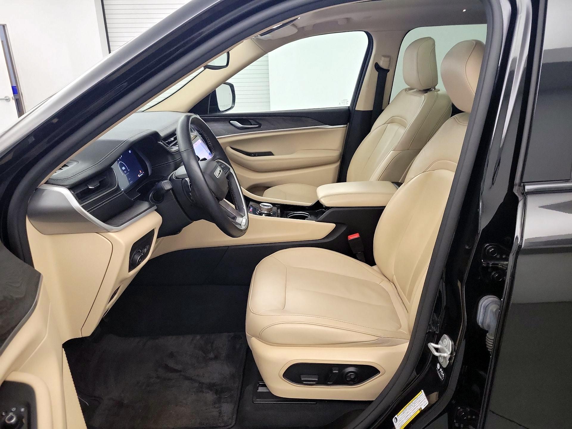 Thumbnail: 2022 Jeep Grand Cherokee L - 9