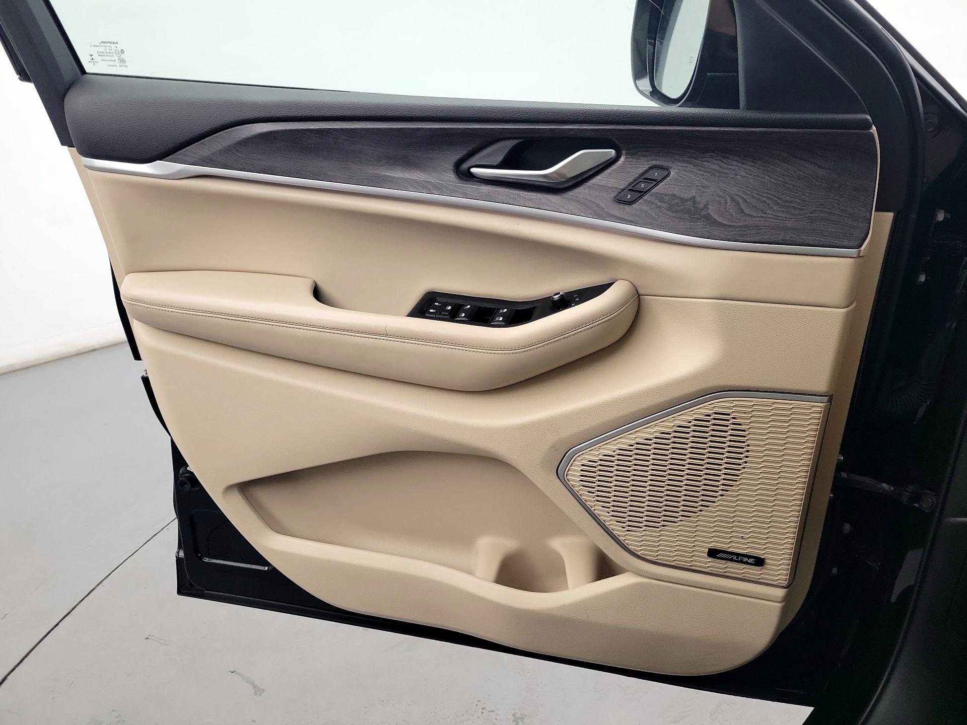 Thumbnail: 2022 Jeep Grand Cherokee L - 10