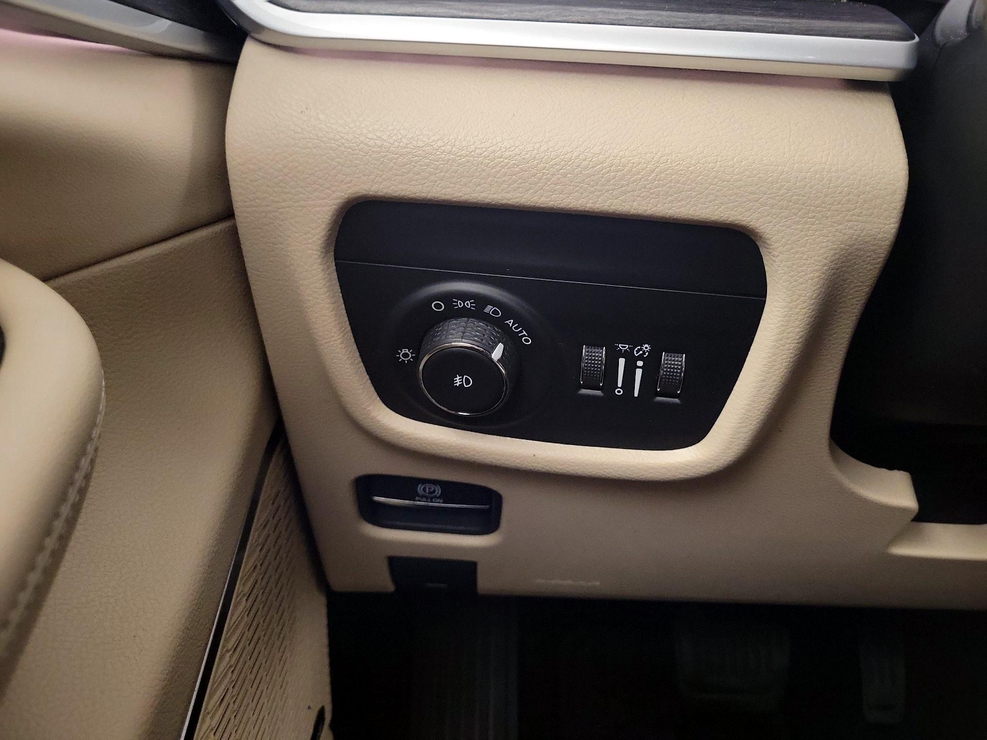 Thumbnail: 2022 Jeep Grand Cherokee L - 11