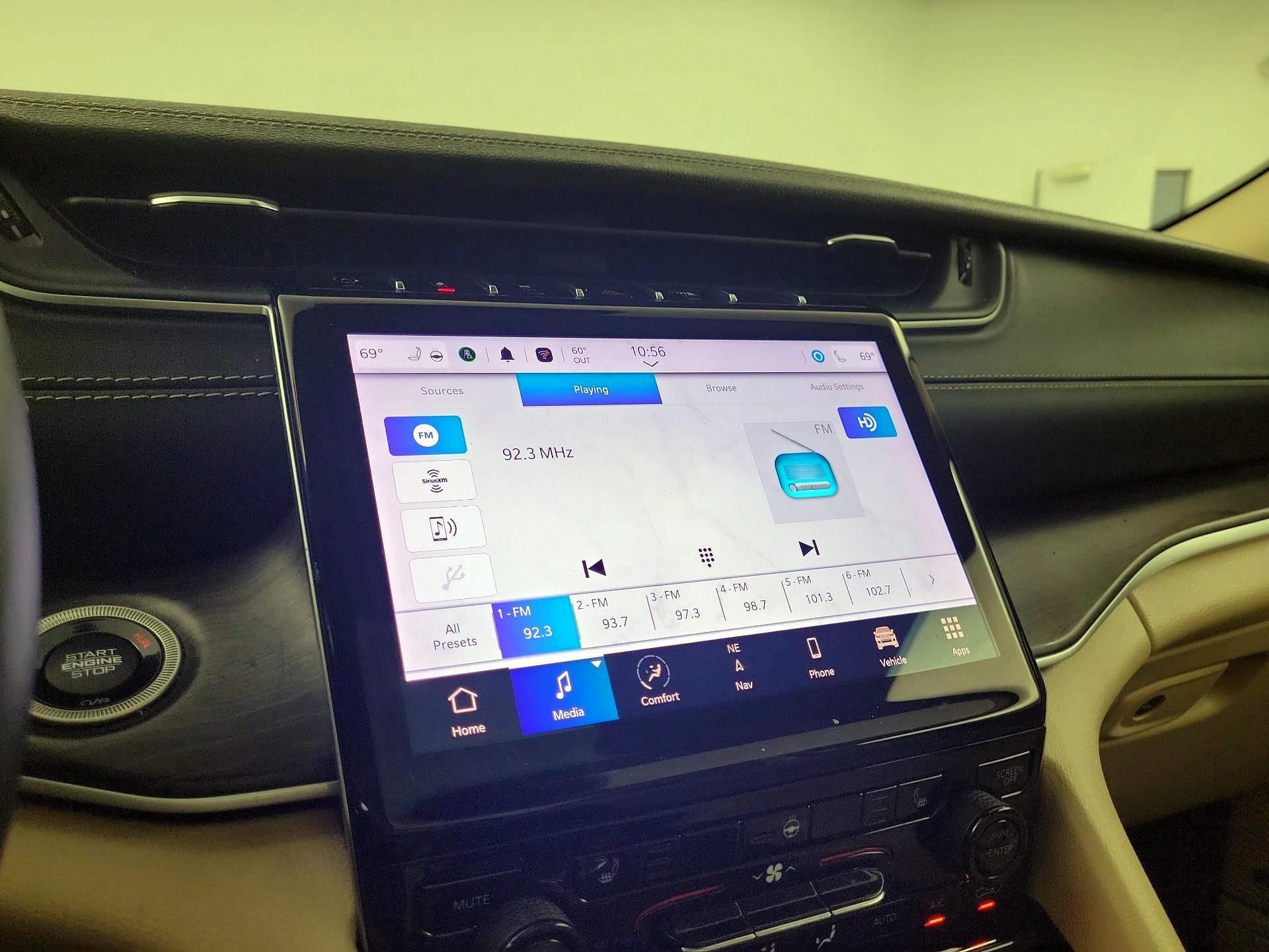 Thumbnail: 2022 Jeep Grand Cherokee L - 14