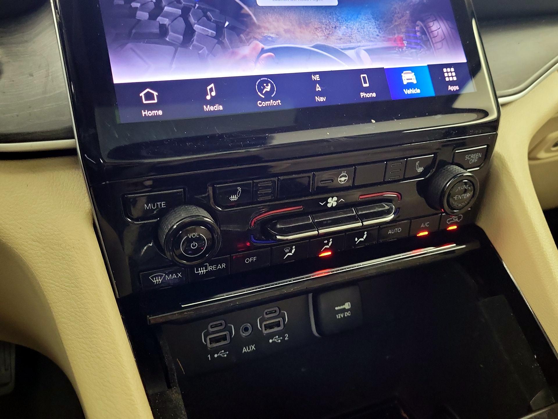 Thumbnail: 2022 Jeep Grand Cherokee L - 15