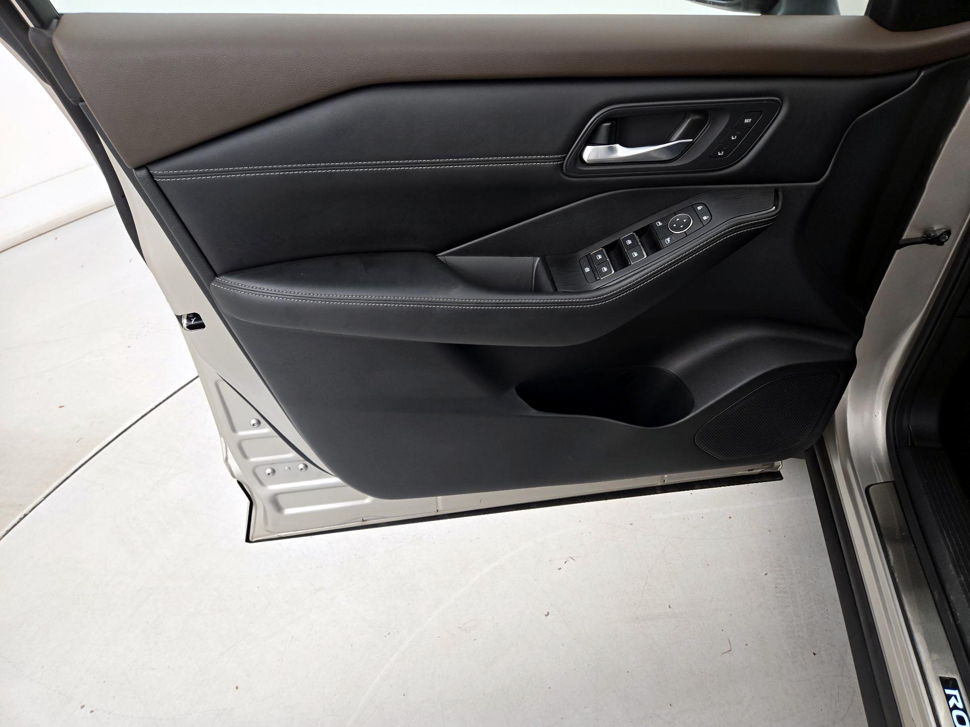 Thumbnail: 2023 Nissan Rogue - 12