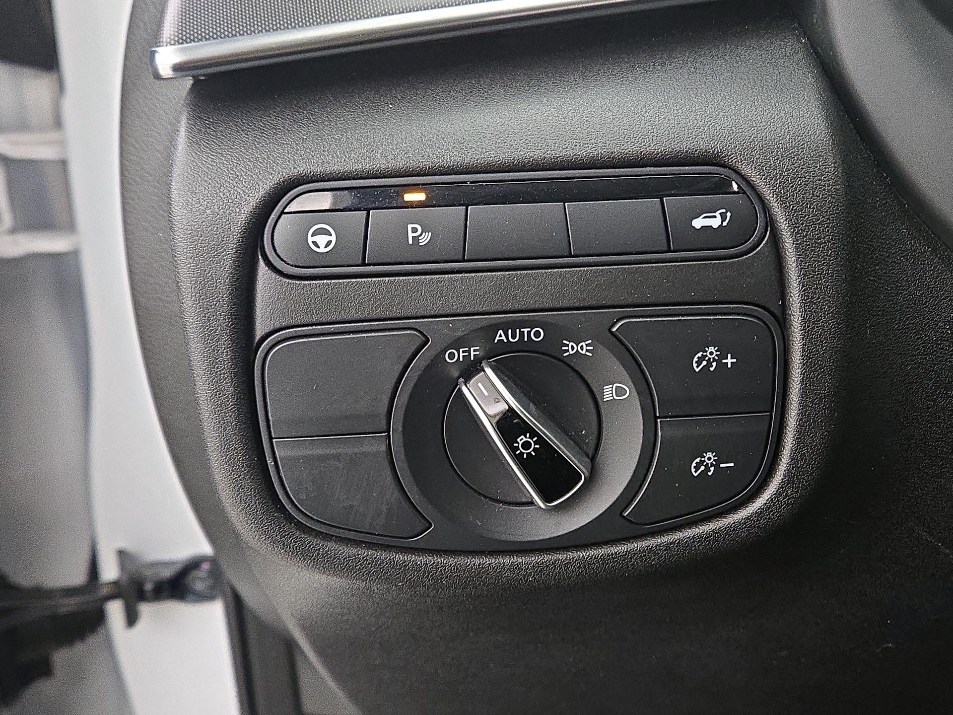 Thumbnail: 2022 INFINITI QX50 - 13