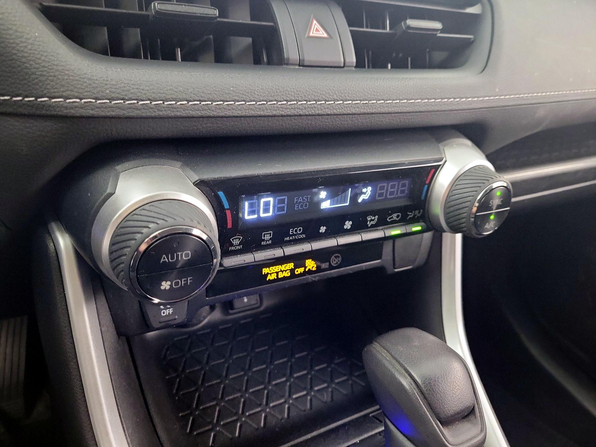 Thumbnail: 2021 Toyota RAV4 - 14