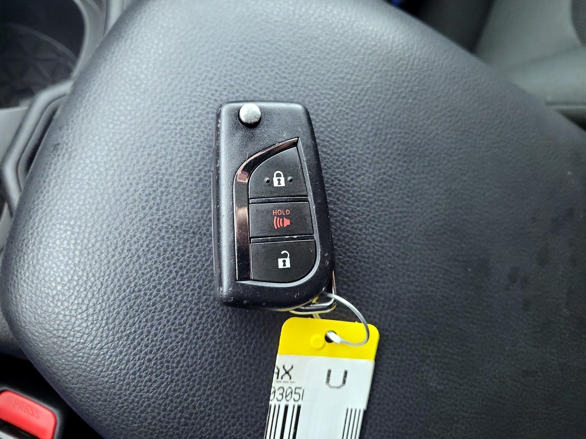 Thumbnail: 2021 Toyota RAV4 - 20