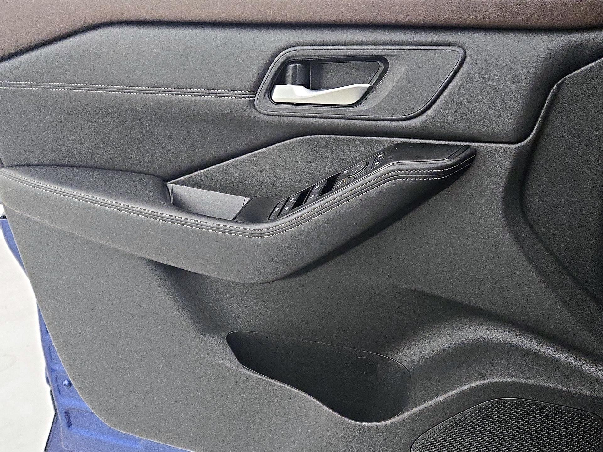 Thumbnail: 2023 Nissan Rogue - 12