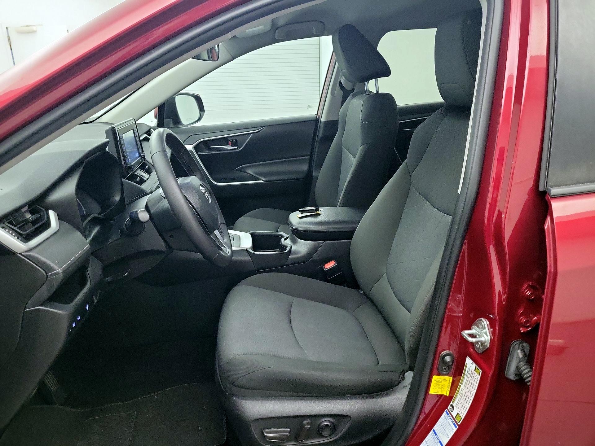 Thumbnail: 2022 Toyota RAV4 - 9