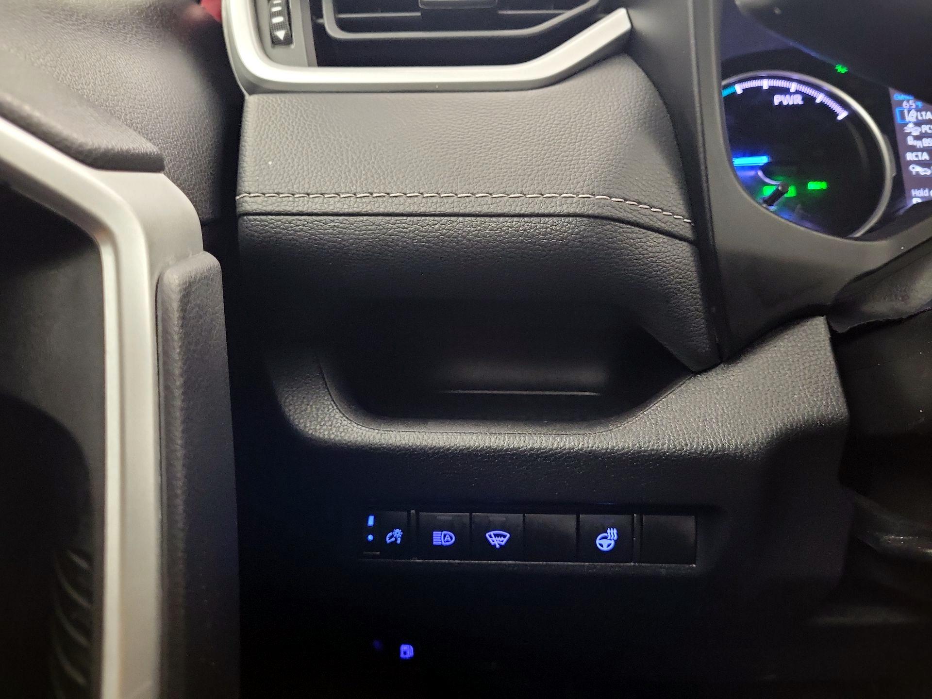 Thumbnail: 2022 Toyota RAV4 - 11