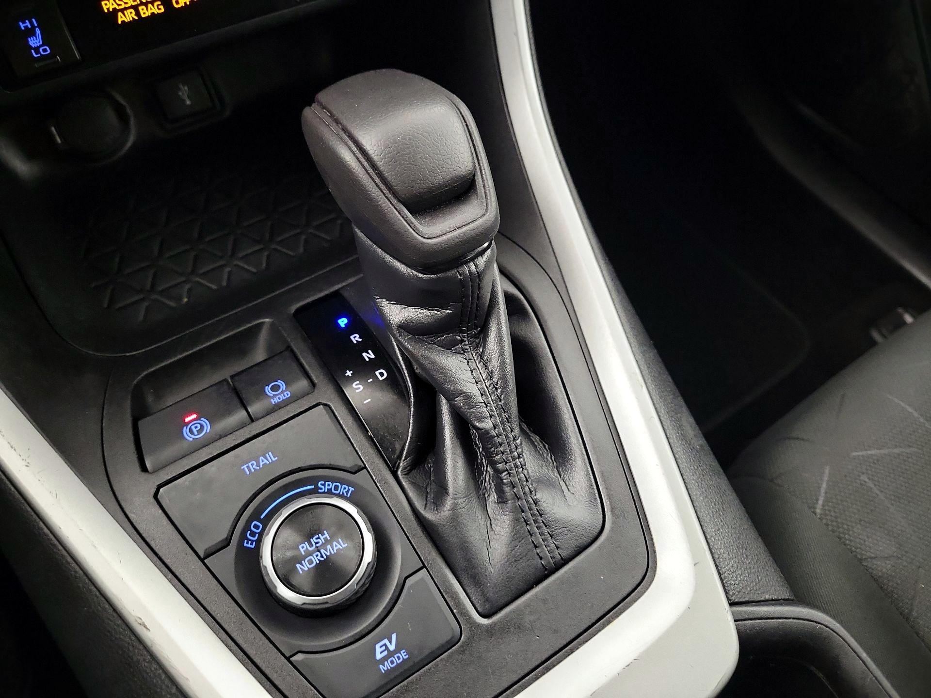 Thumbnail: 2022 Toyota RAV4 - 15