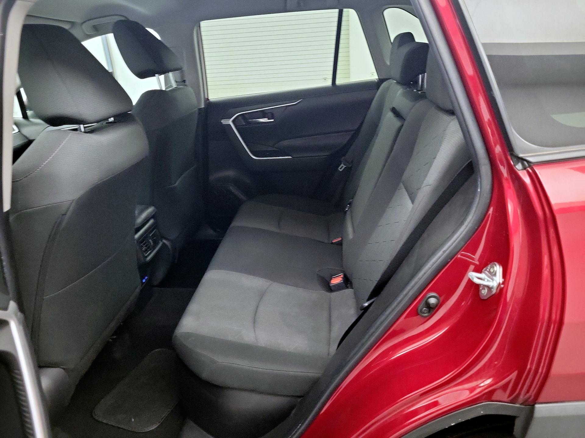 Thumbnail: 2022 Toyota RAV4 - 17