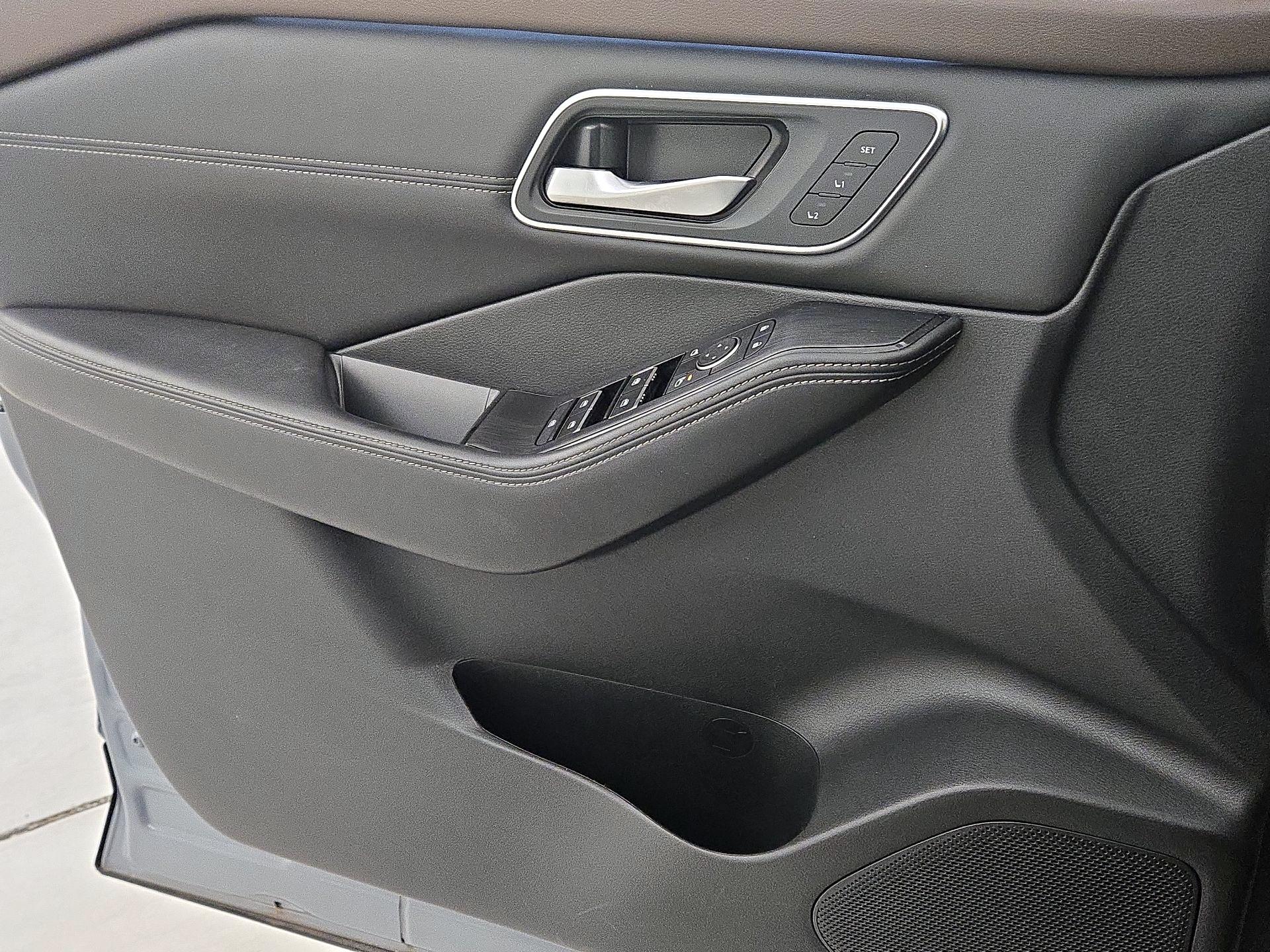 Thumbnail: 2023 Nissan Rogue - 12