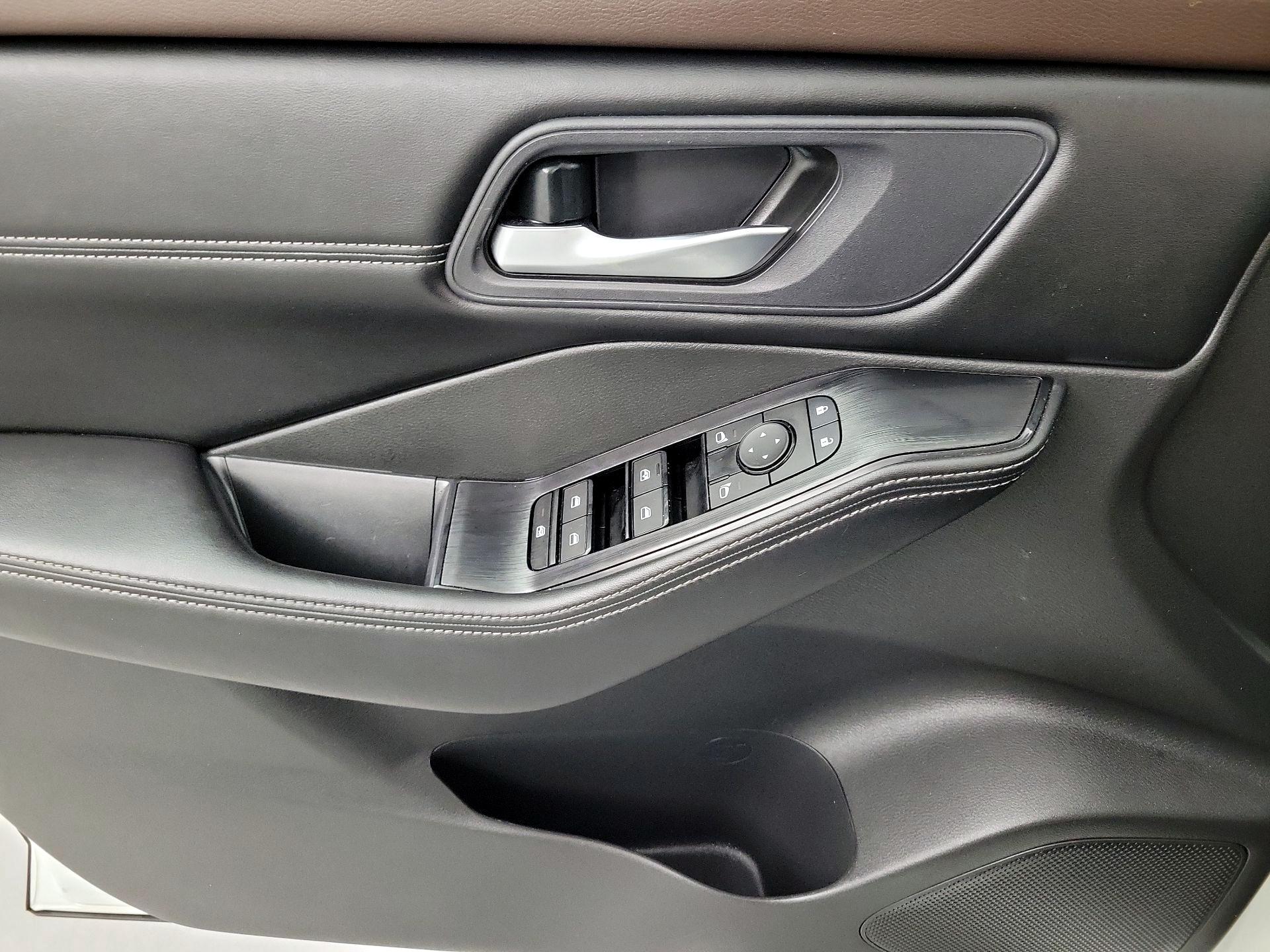 Thumbnail: 2023 Nissan Rogue - 11