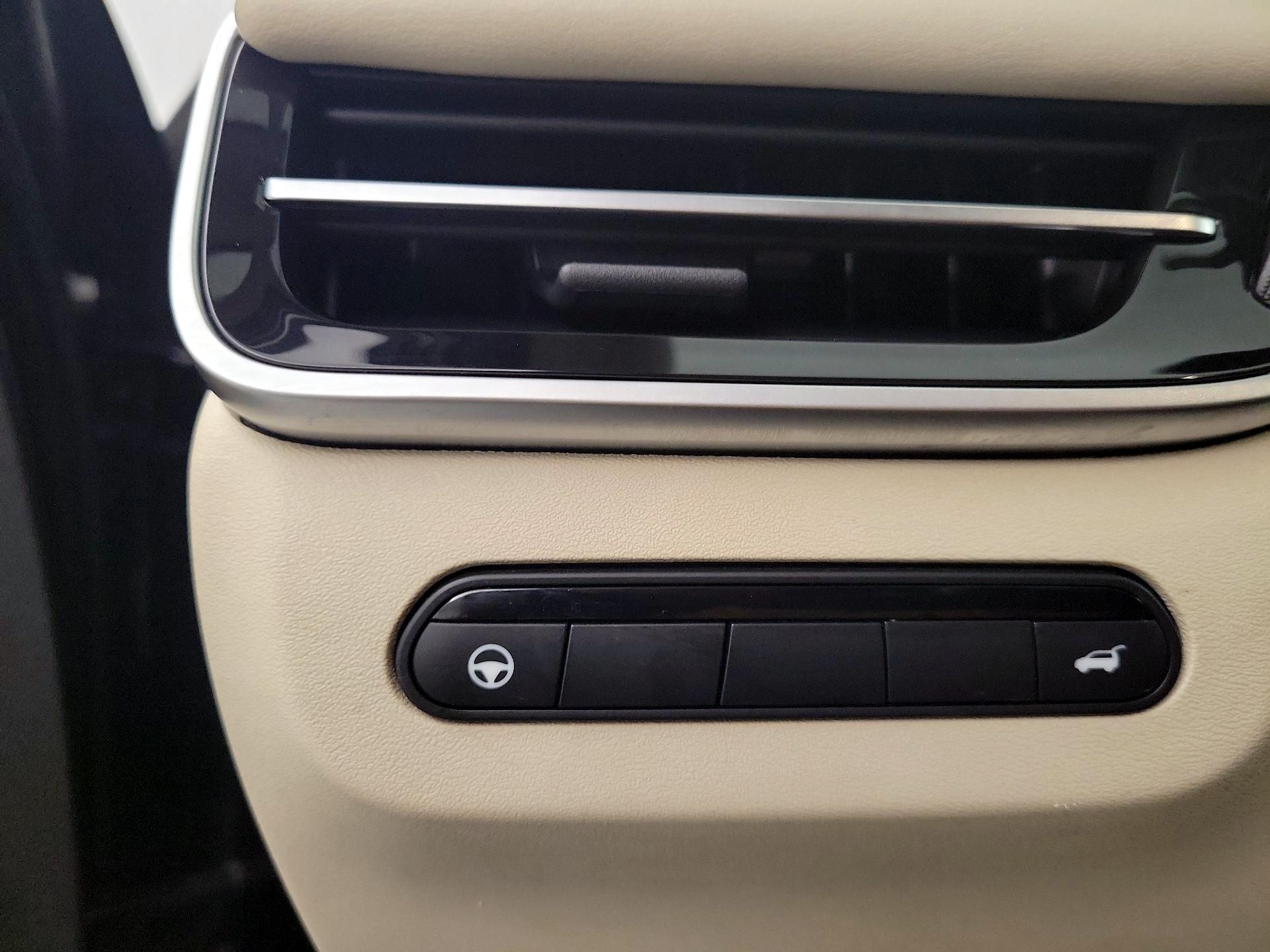 Thumbnail: 2022 INFINITI QX60 - 11